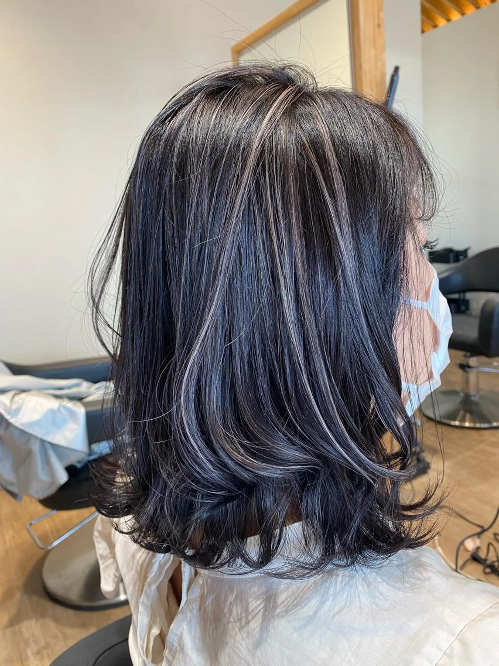 セミロング カラー 関口 友行のヘアスタイル