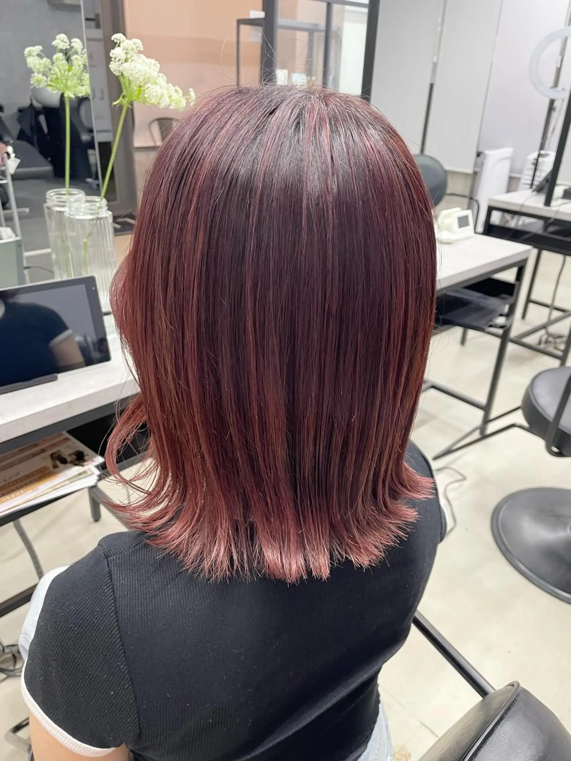 ミディアム カラー ブラウンカラー ハイライトカラー ピンクカラー ピンクブラウン ハイライト ヘアカラー LUXBE LUCE 那覇小禄イオン店所属・LUXBE LUCE ひなののヘアスタイル