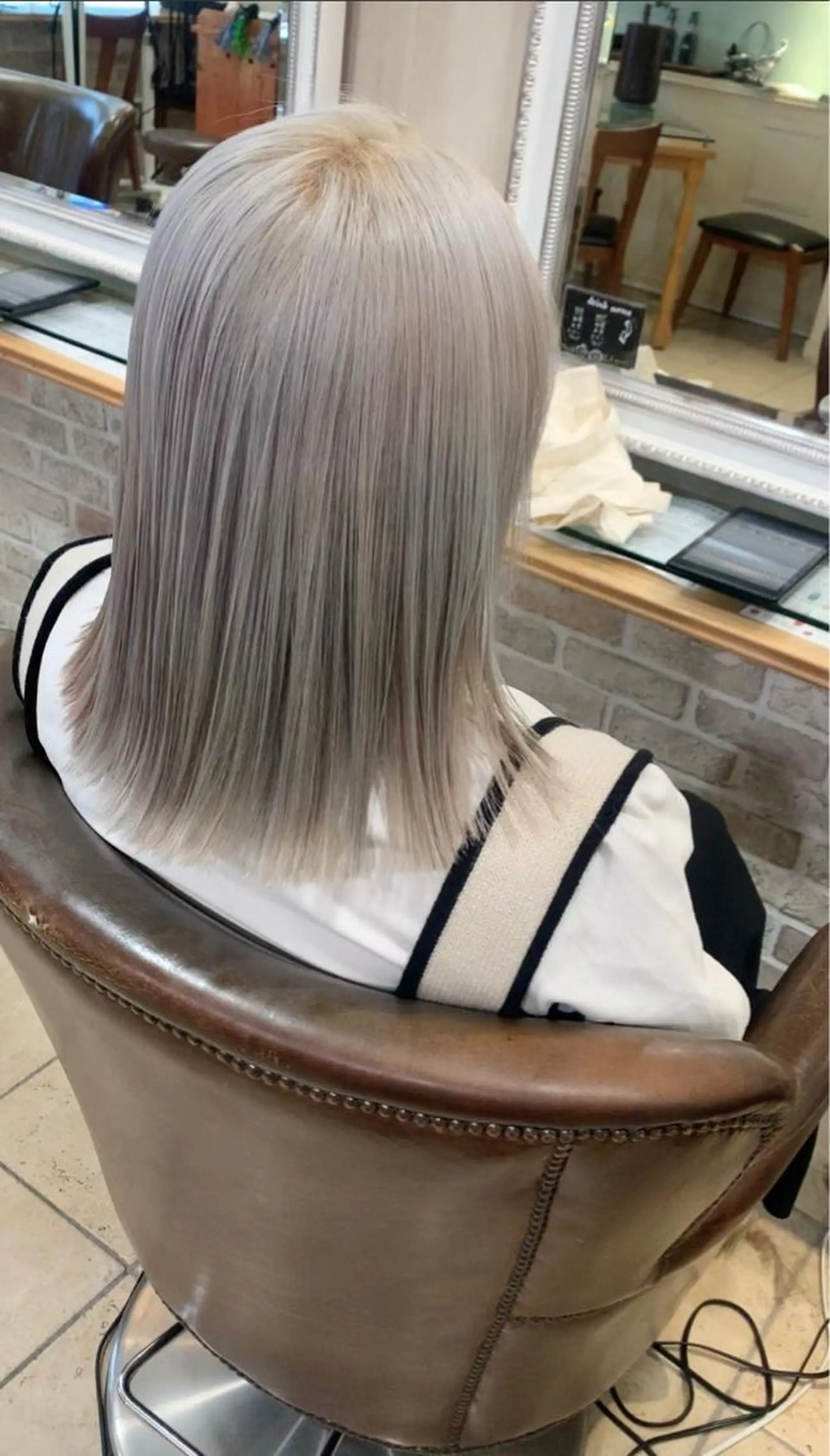 セミロング カラー パーマ ヘアアレンジ メンズ キッズ ネイル マツエク・マツパ アイブロウ メンズブリーチ メンズハイライト メンズハイトーン メンズインナーカラー メンズ韓国風 ヘアカラー トリートメント 🦕ウルフカット 🦕akihoのヘアスタイル