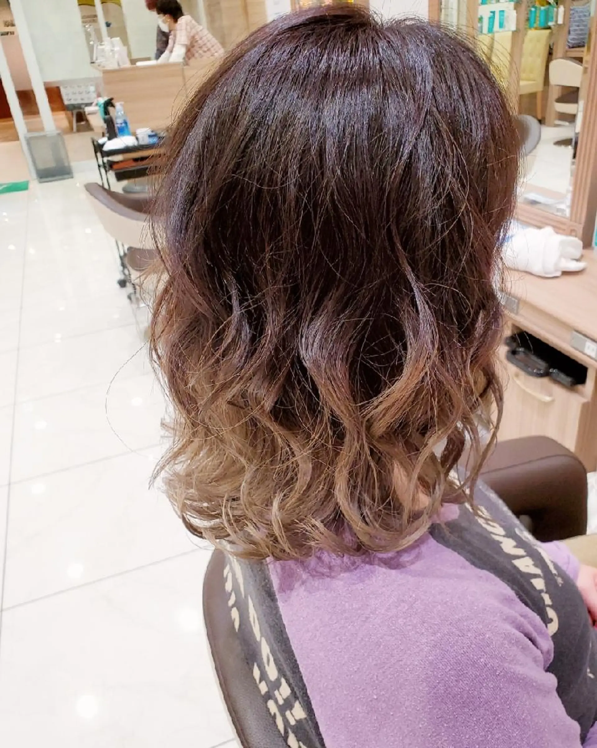 ミディアム カラー ベージュカラー ブリーチ ブラウンカラー ブラウンベージュ グラデーションカラー 中村 和貴のヘアスタイル