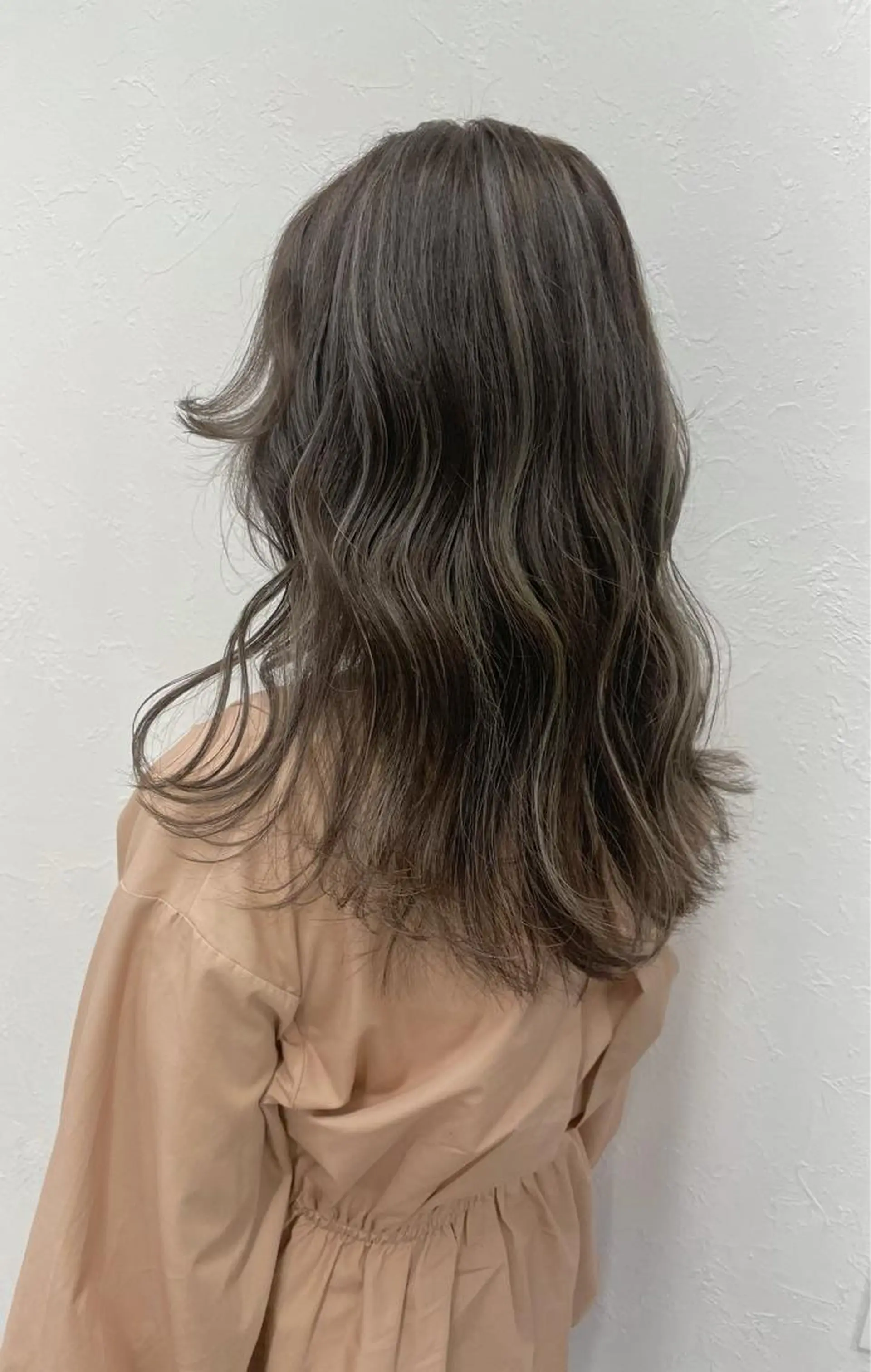 ロング カラー ハイライトカラー 3Dハイライト ハイライト ヘアカラー 2nd所属・🤍2nd🤍田所 美希のヘアスタイル