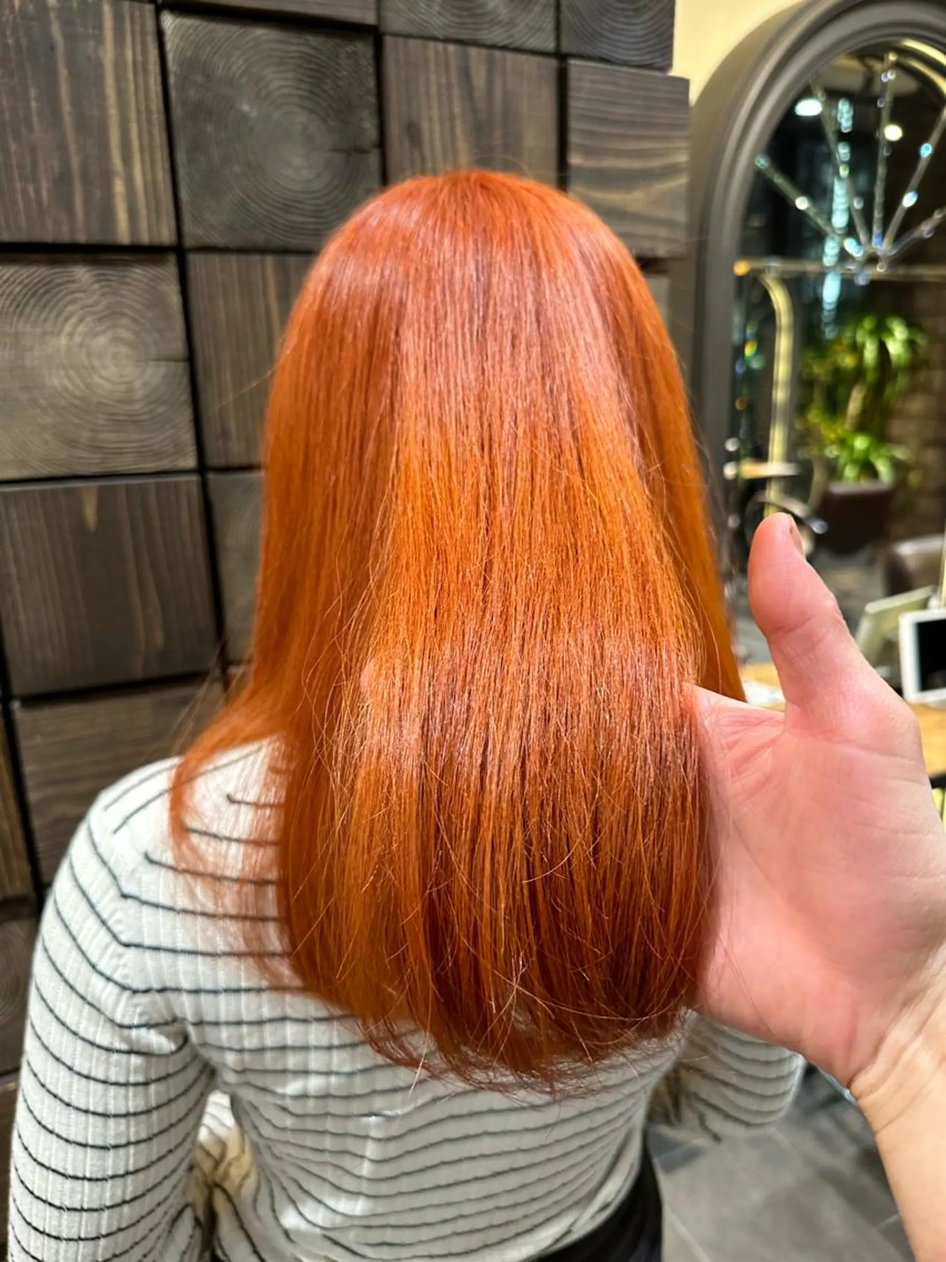 ロング ヘアカラー トリートメント 齊藤政太 顔周り カット 透明感カラーのヘアスタイル