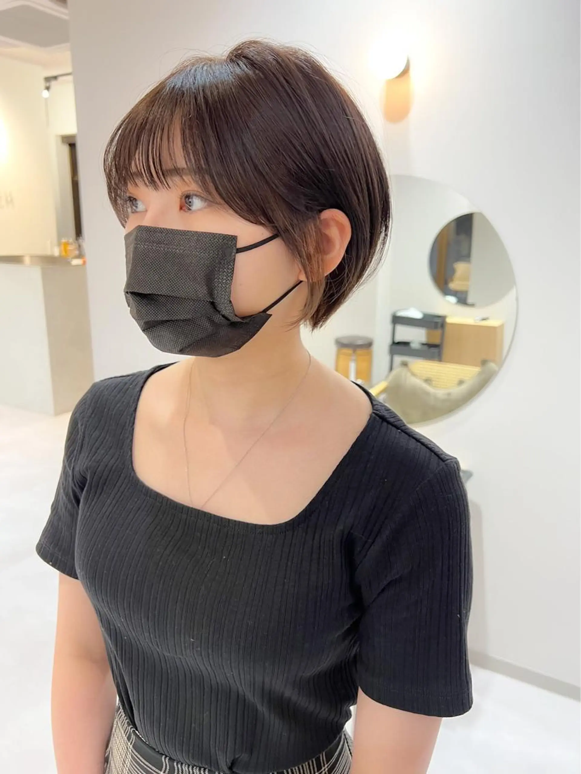 ショート カラー HACCH （ハッチ）所属・丁寧なブリーチ& ・レイヤーショートのヘアスタイル