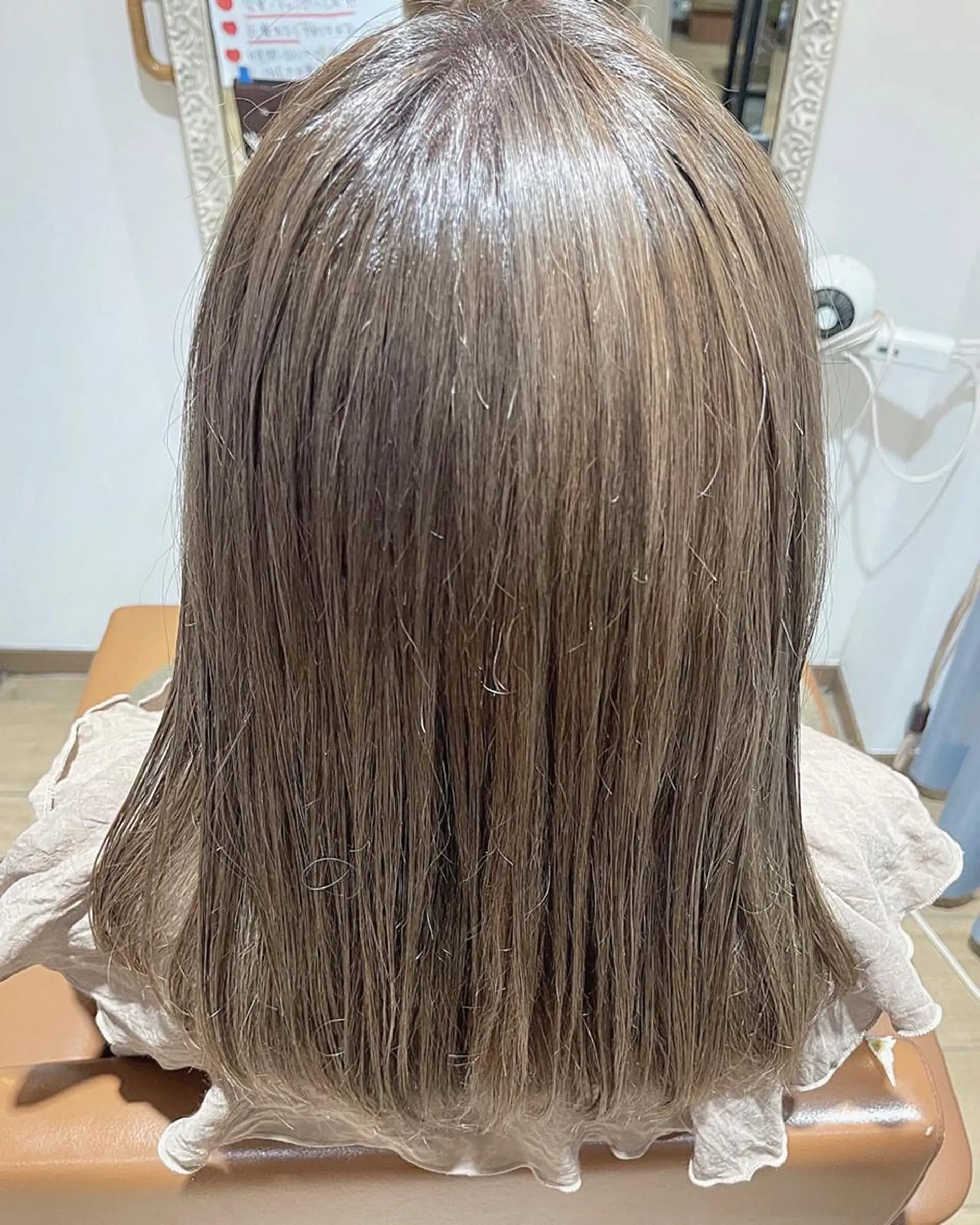 カラー ショートボブ バレイヤージュ ベージュカラー ブリーチ ケアブリーチ 🫧髪質改善艶カラー _マエダ 🫧のヘアスタイル