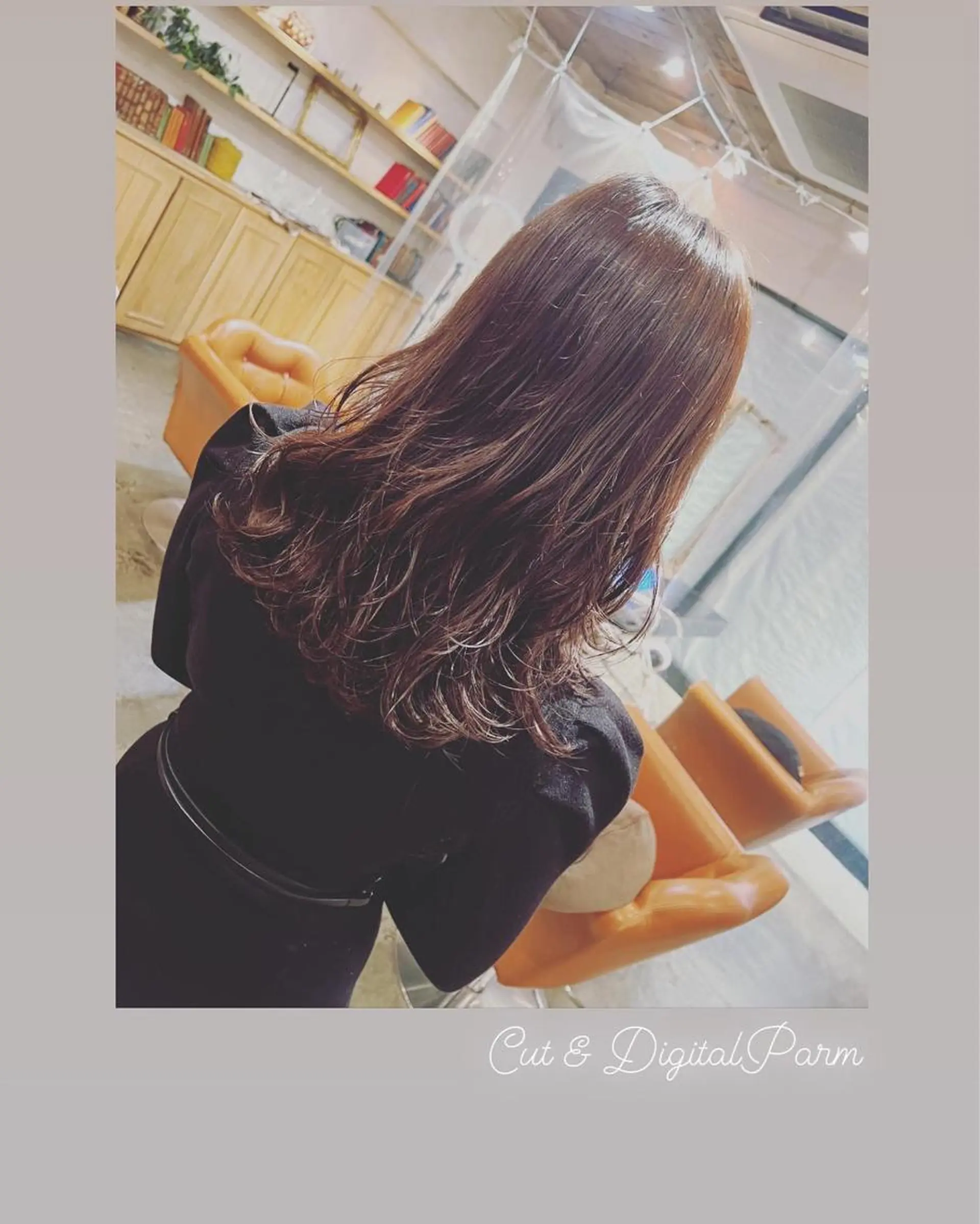 セミロング パーマ セミロングパーマ レイヤーカット デジタルパーマ カット パーマ トリートメント ハイライト/インナー /ブリーチ/レイヤーのヘアスタイル