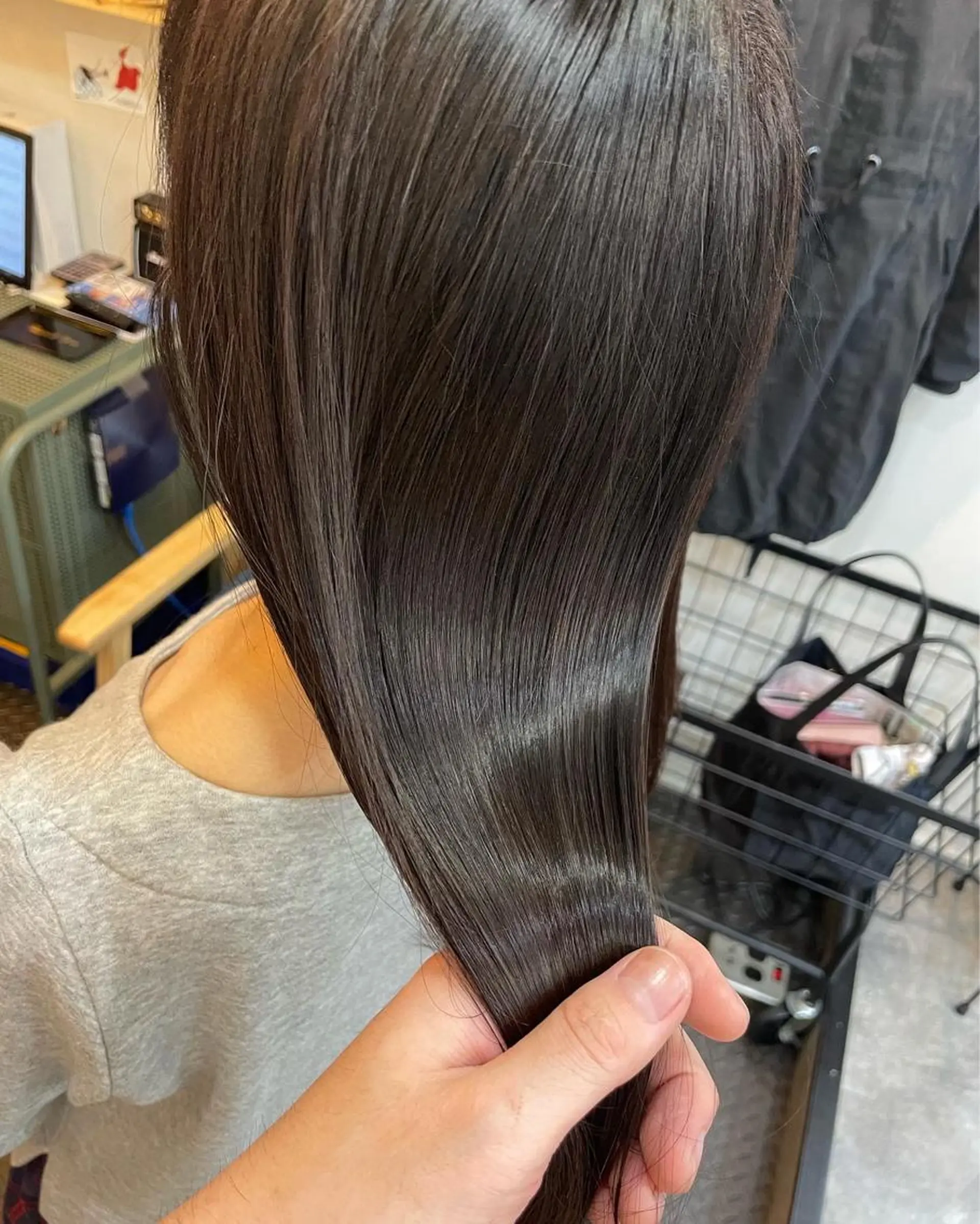 セミロング カラー カット トリートメント SUN GLOW  サングロウ所属・ナカノメ トシアキのヘアスタイル