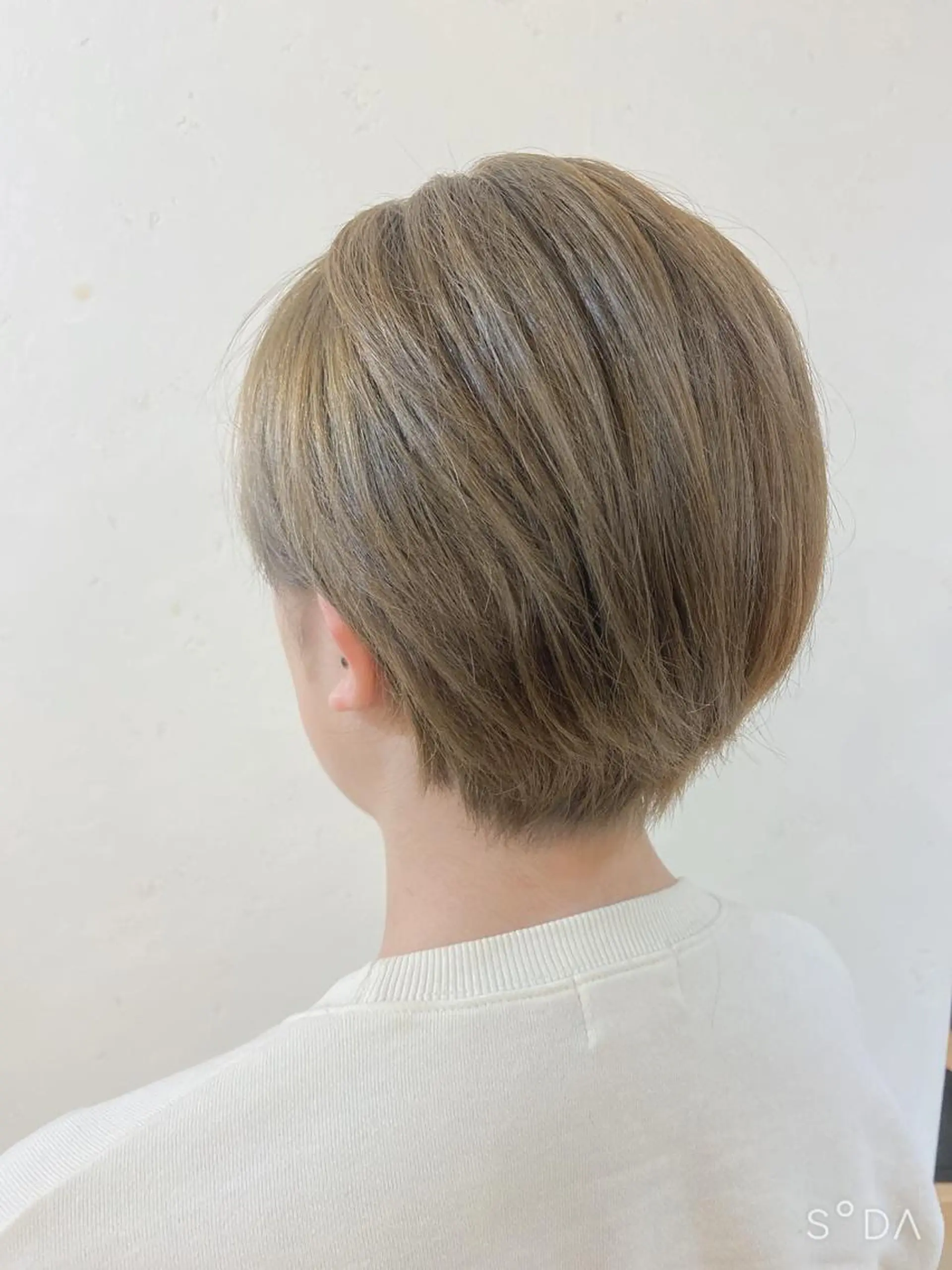 ショート カラー ベージュカラー ブリーチ ミルクティーベージュ オレンジ ✨髪質改善/透明感✨ 西野　陽のヘアスタイル