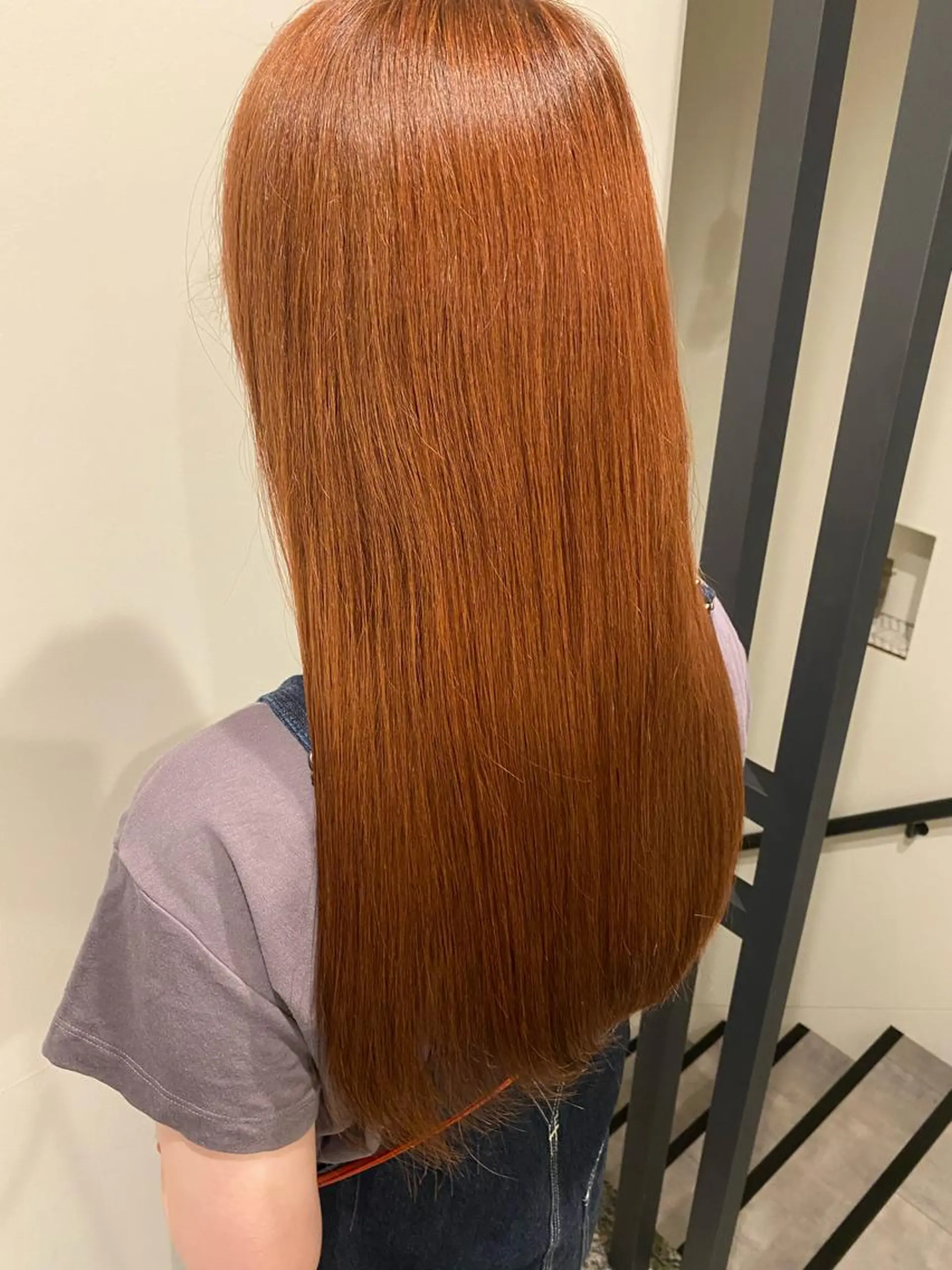 セミロング カラー ベージュカラー ブリーチ ハイトーンカラー オレンジ オレンジベージュ ヘアカラー 🍑 モモカ🍑のヘアスタイル