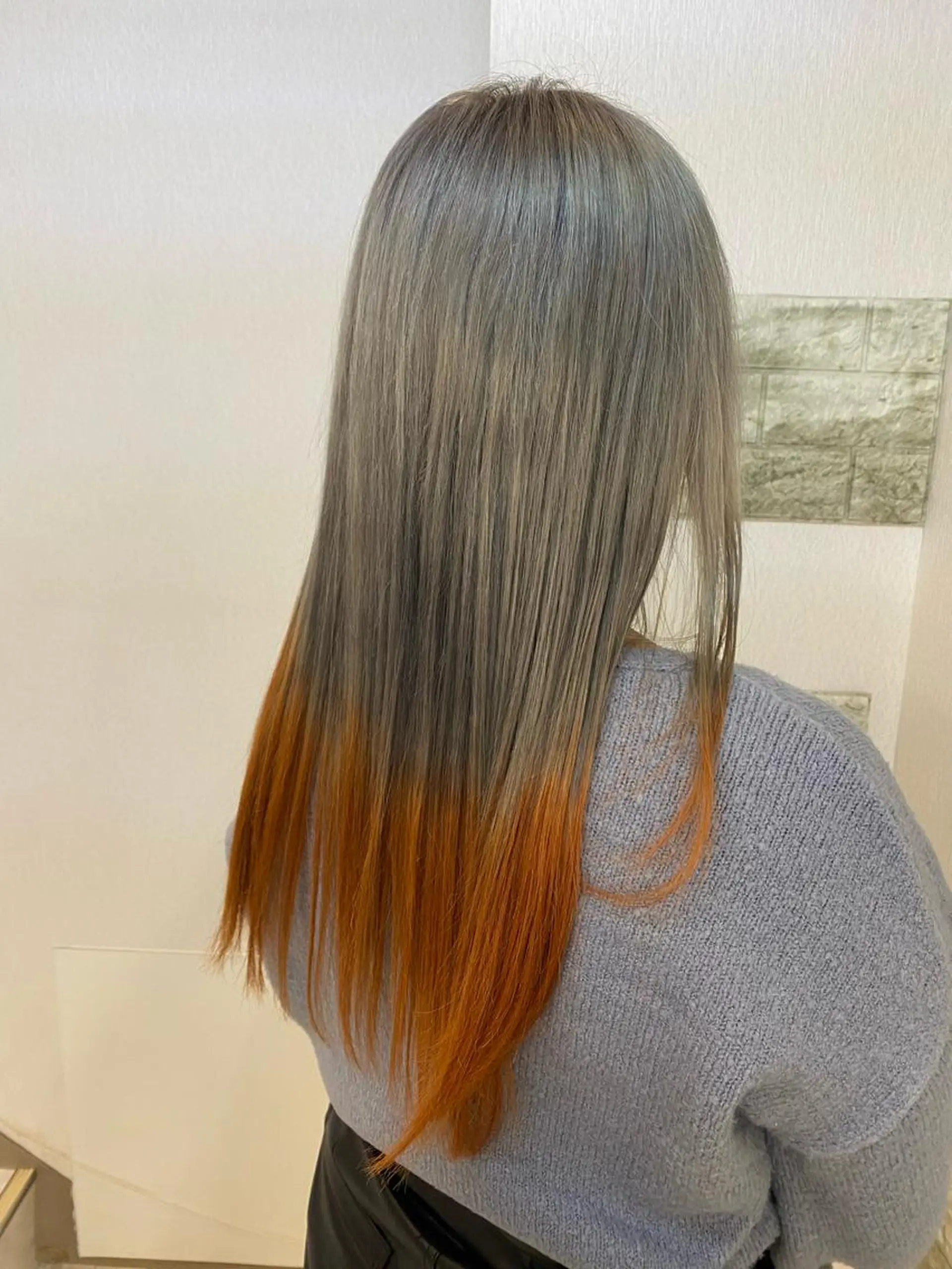 ロング カラー ブリーチ オレンジ シルバー ️🫧押上️🫧はな 🫧うる艶パーマのヘアスタイル