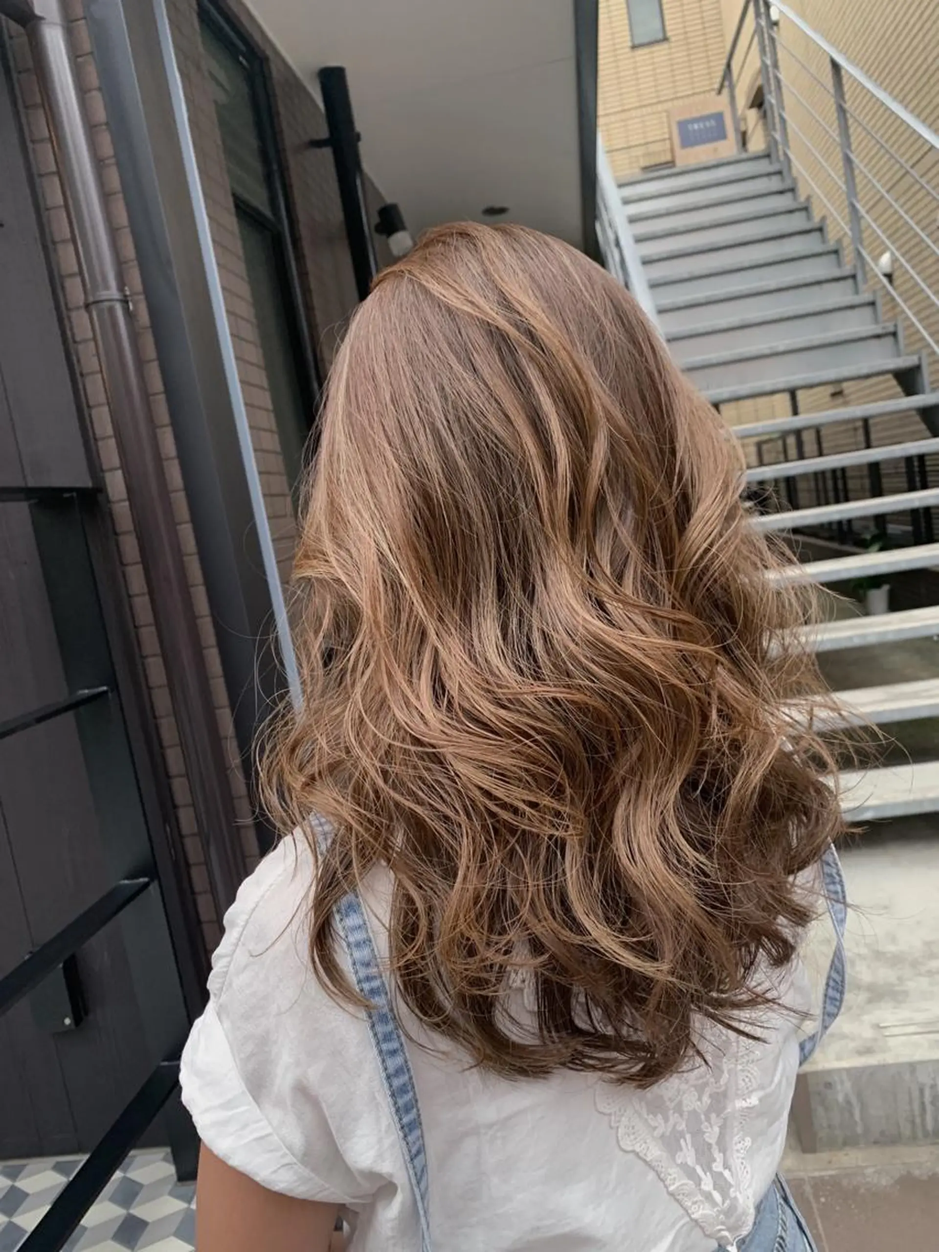 セミロング カラー ベージュカラー ハイライトカラー ハイライト DUMBO所属・【完全マンツー 恵比寿】佐藤 翔のヘアスタイル