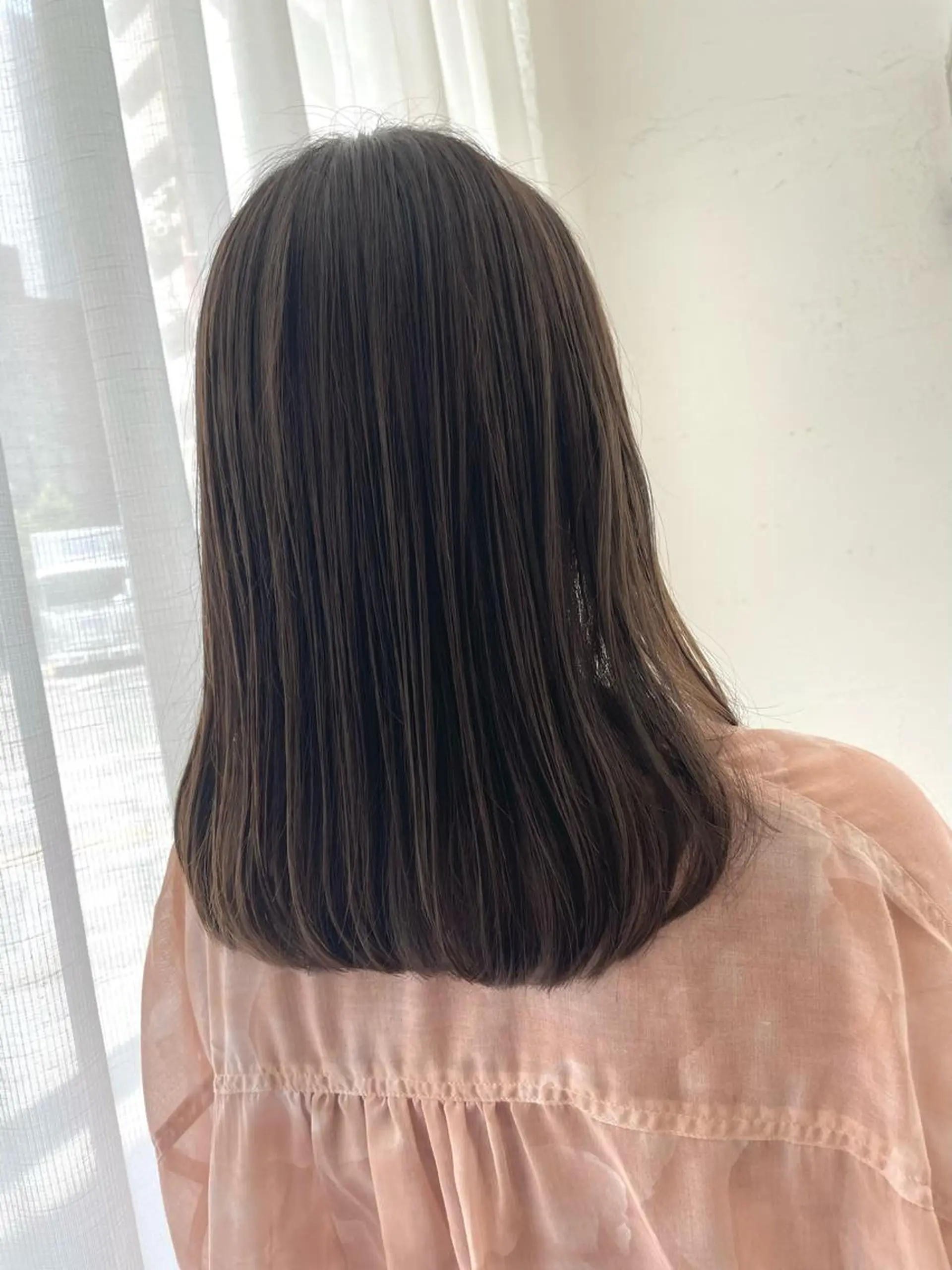 セミロング カラー オリーブカラー タナカ マナミのヘアスタイル
