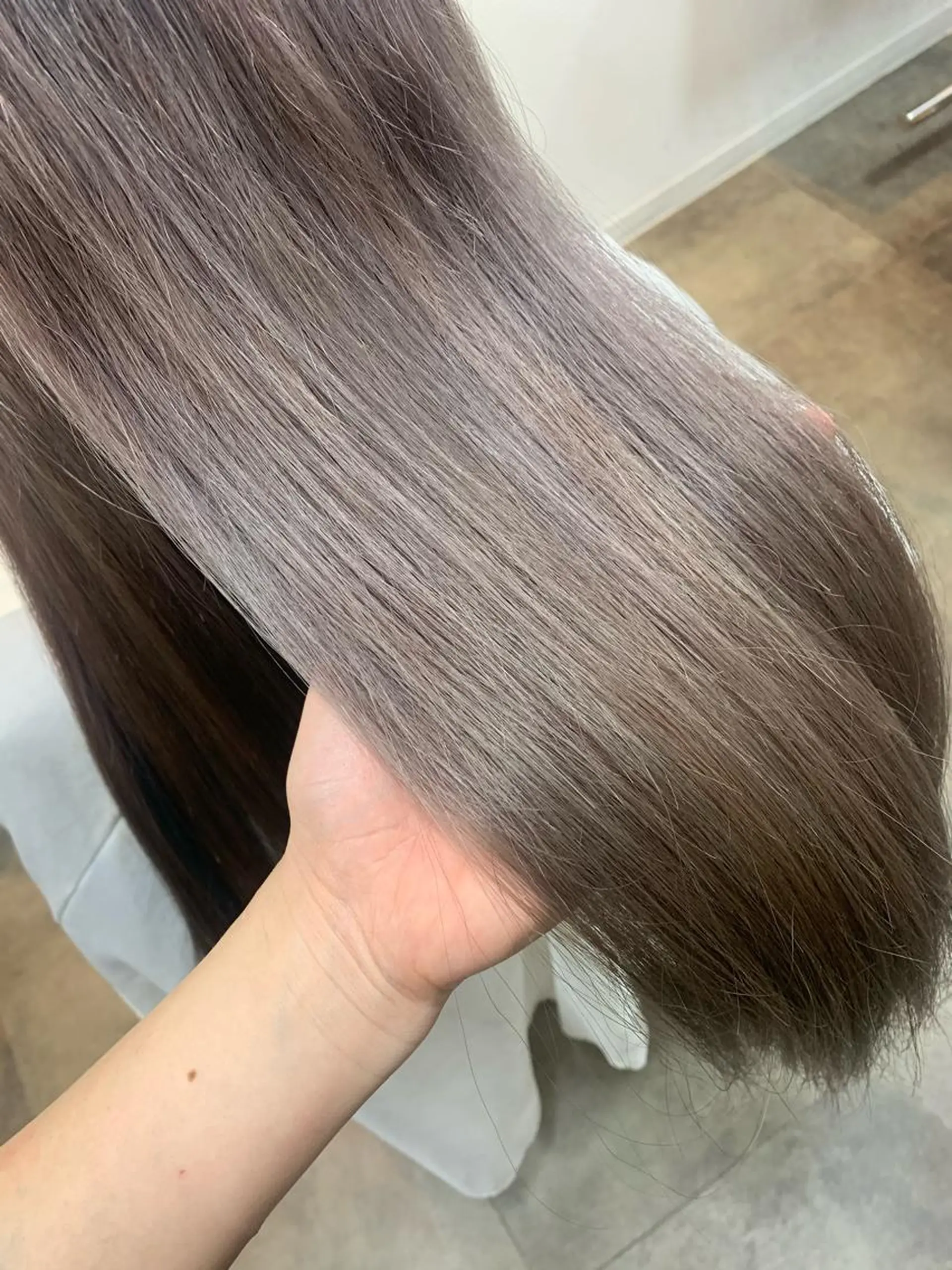 ロング カラー ハイトーンカラー パープルカラー 透け感✨ダメージレス カラーHana🤍のヘアスタイル