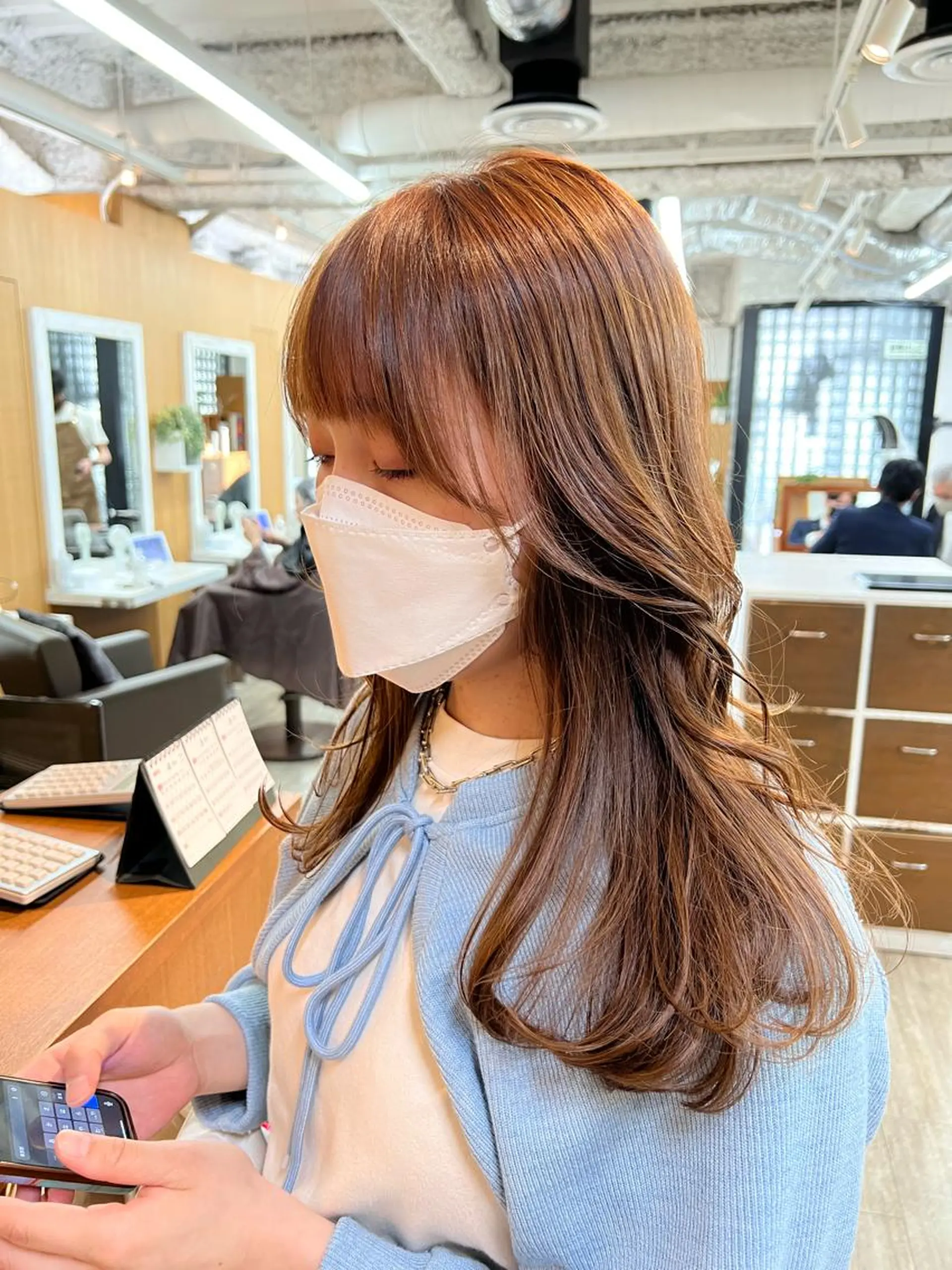 セミロング カラー ベージュカラー ブリーチ ミルクティーベージュ ブリーチなしカラー カット ヘアカラー トリートメント 透明感カラー ゆうだいのヘアスタイル
