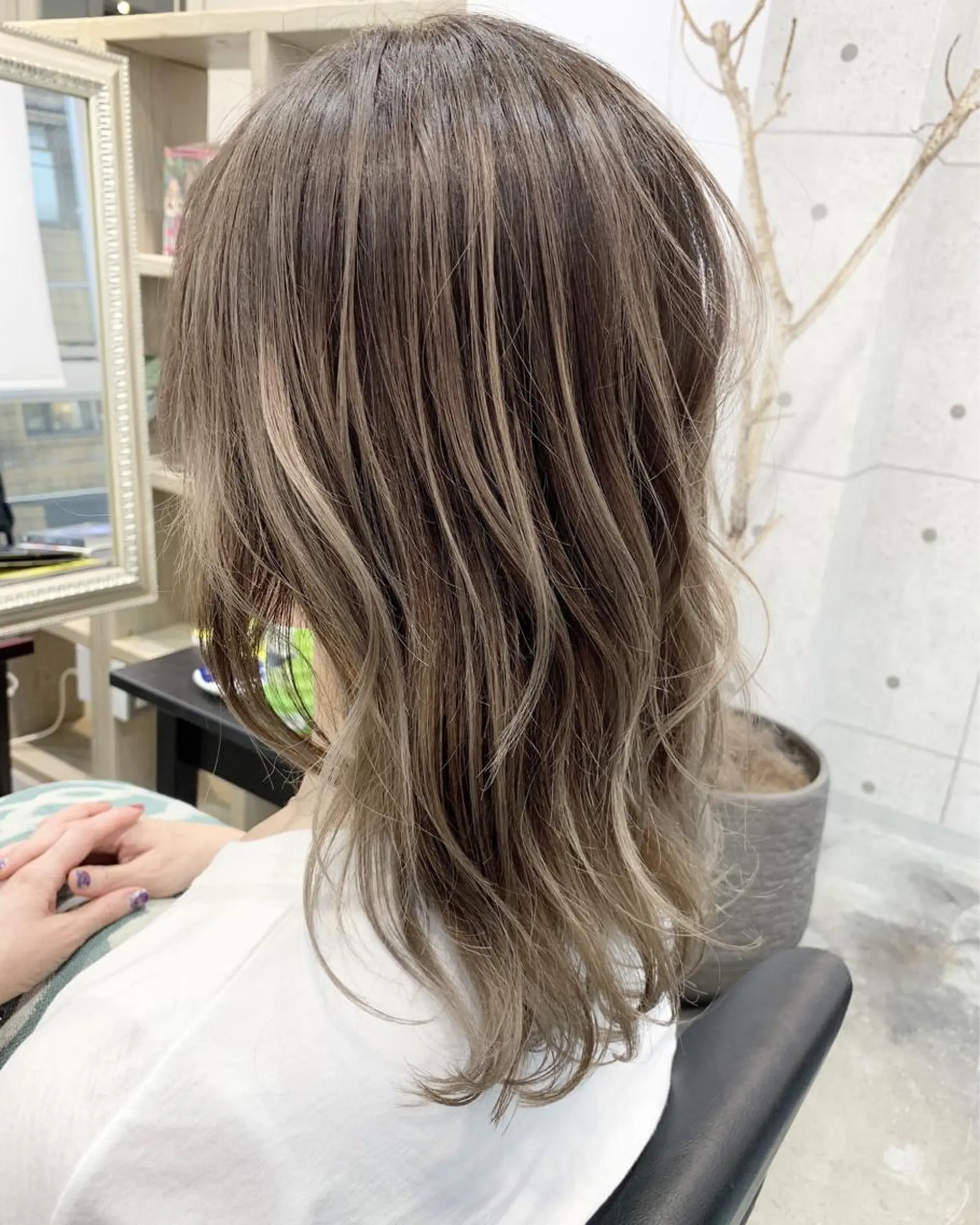 セミロング カラー LITTY所属・山永 圭介のヘアスタイル