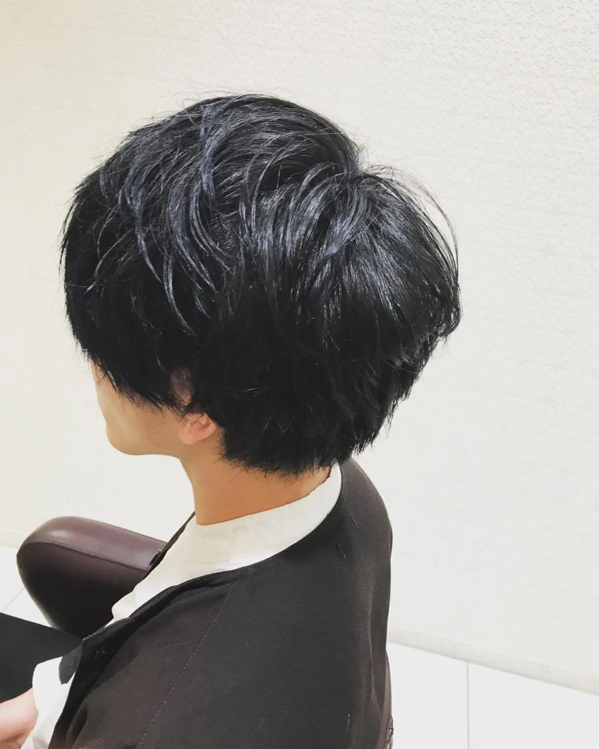 ショート カラー ブルーカラー ブルージュ グレージュ 豊田 恭平のヘアスタイル