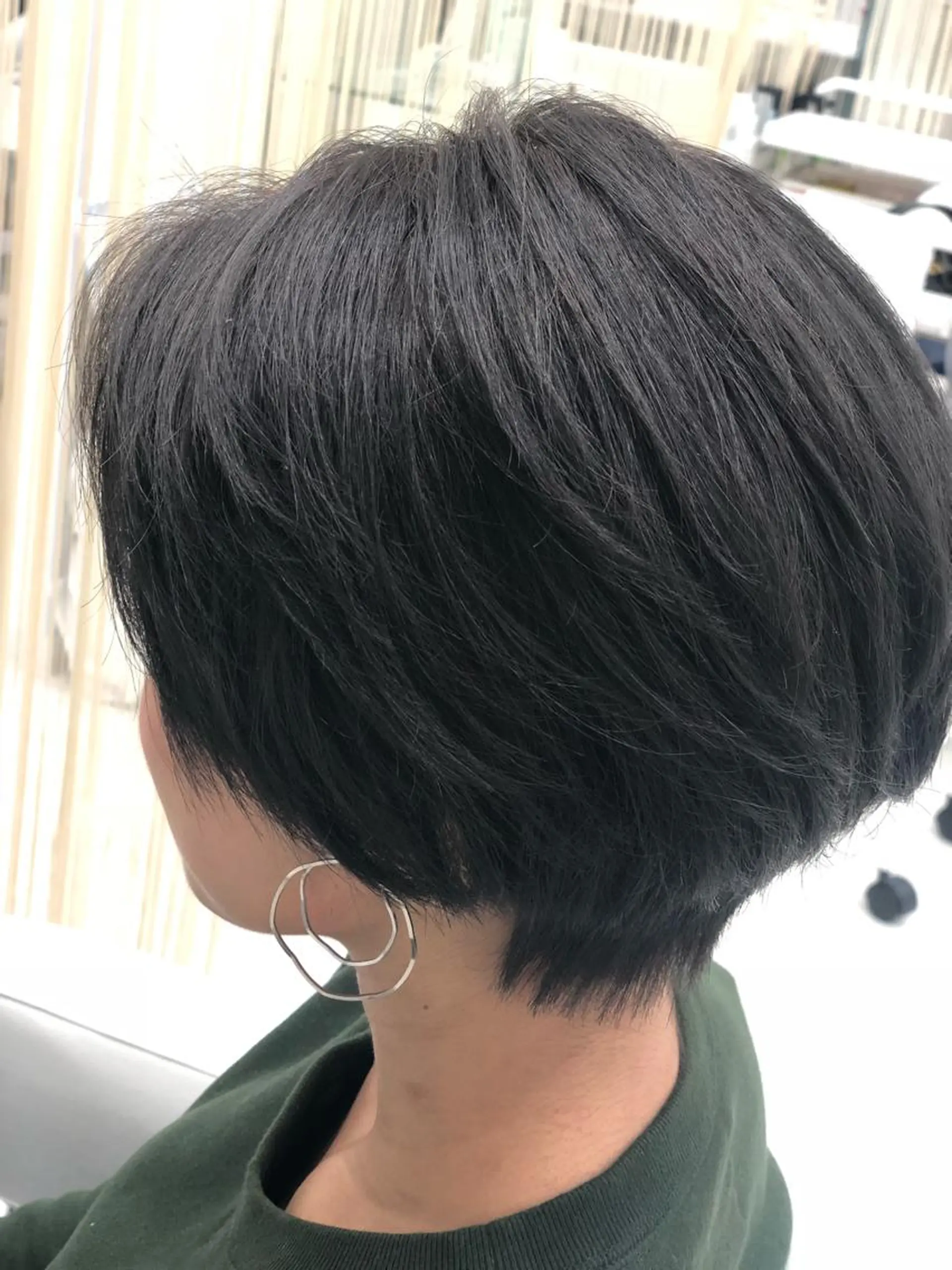 ショート カラー ダークグレー ダークグレージュ グレージュ カット ヘアカラー トリートメント 佐藤 祥太のヘアスタイル