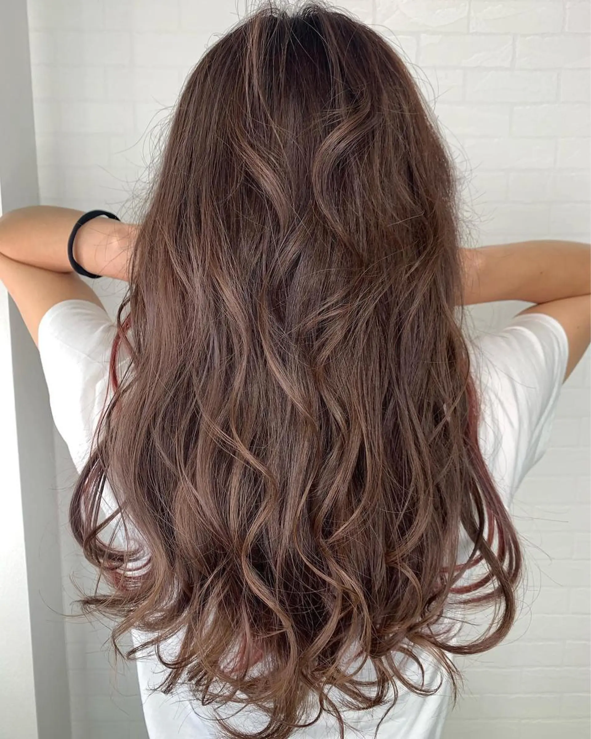 ロング アッシュ レイヤーカット ヘアカラー 中村 維久美のヘアスタイル