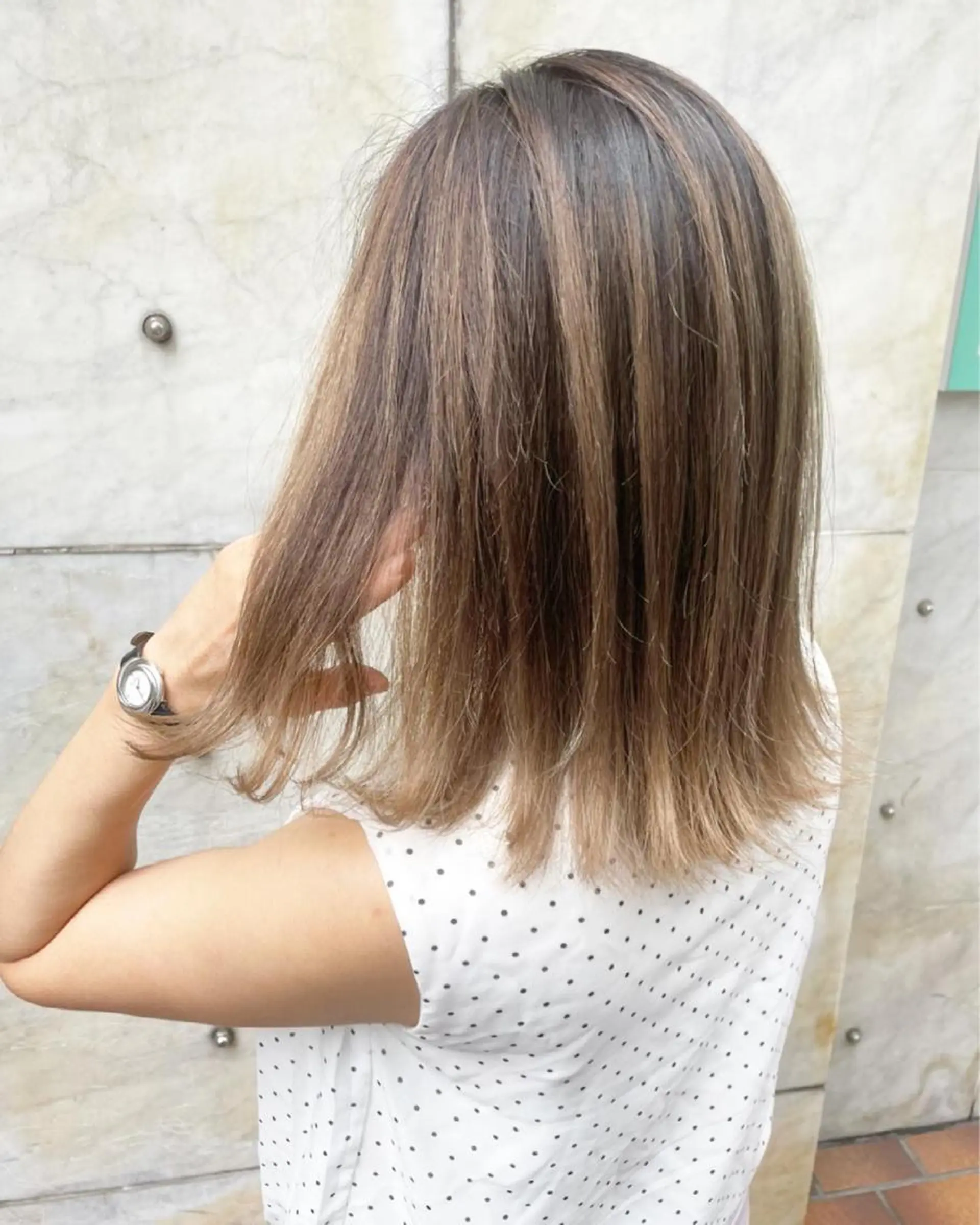 セミロング カラー バレイヤージュ レイヤーカット JIL BLAN 京都所属・RU RIのヘアスタイル
