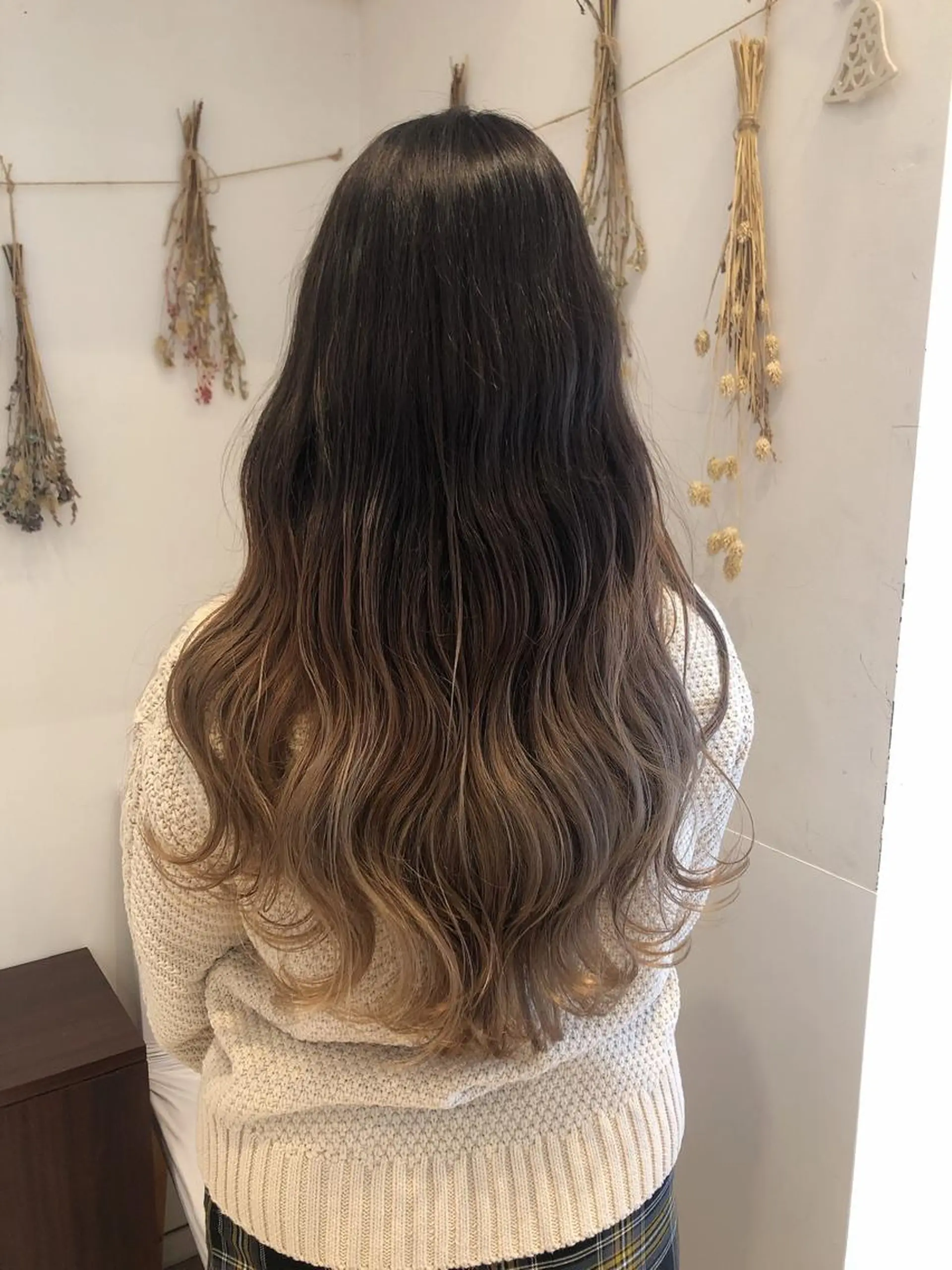 ロング カラー グラデーションカラー グレージュ はだゆうき @hadadan08のヘアスタイル