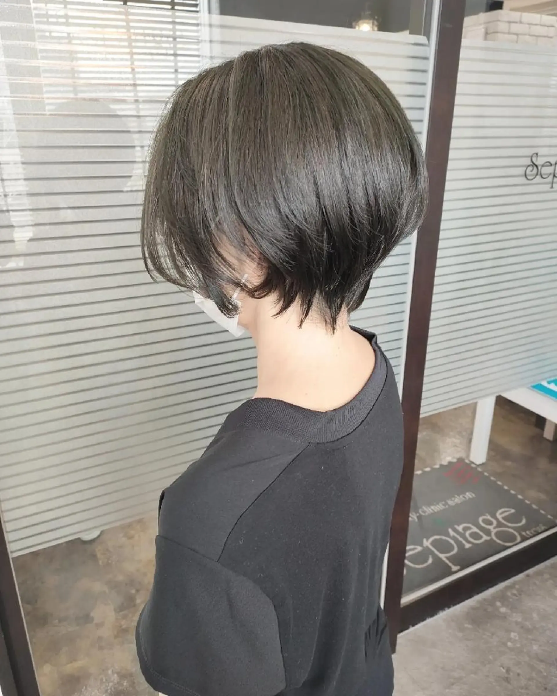 ショート カラー ベージュカラー オリーブベージュ sepiage trois所属・酒井 亜希のヘアスタイル