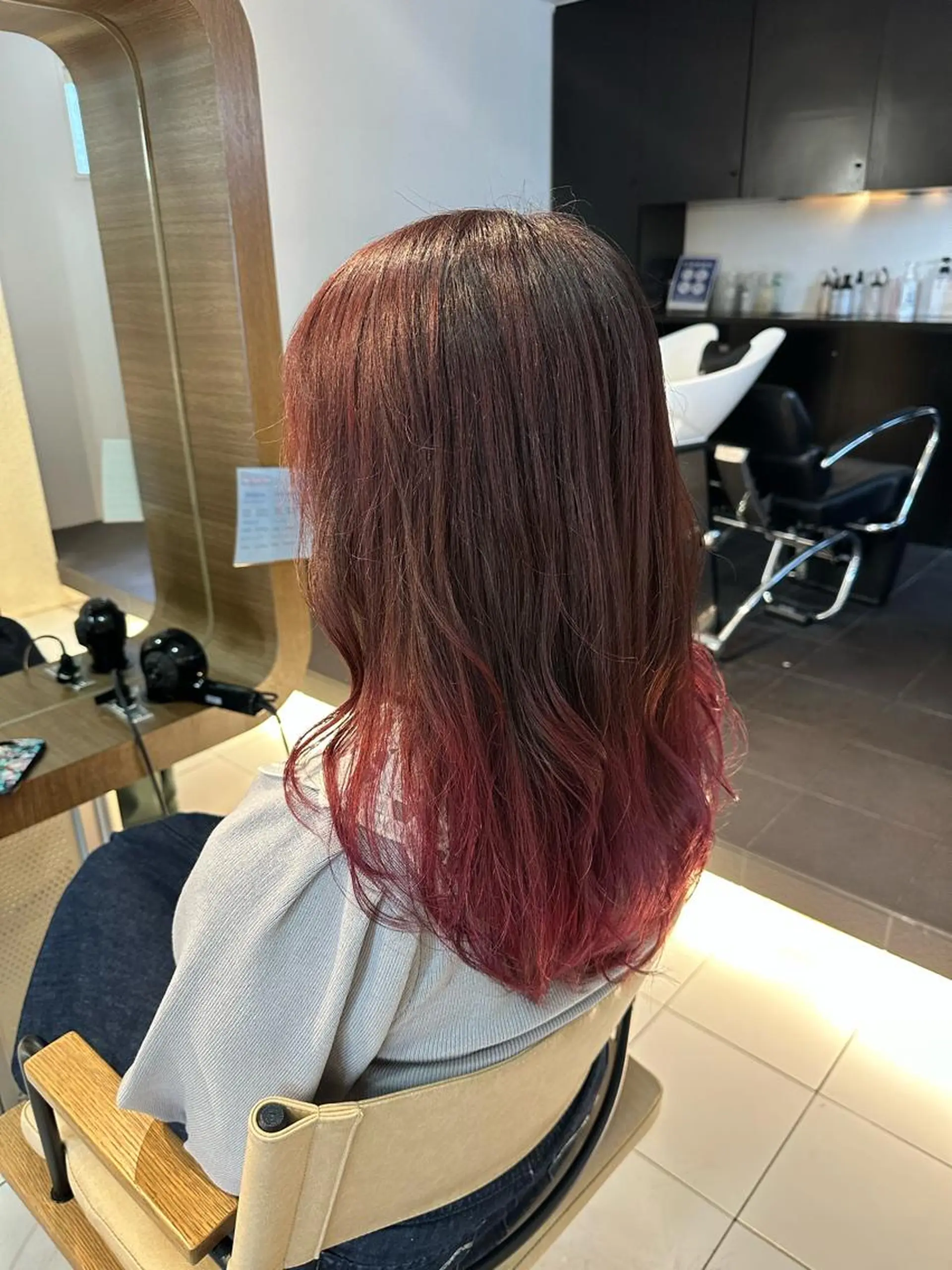 ミディアム カラー カシス グラデーションカラー レッドカラー カット ヘアカラー アニメオタク美容師✂ miharuのヘアスタイル