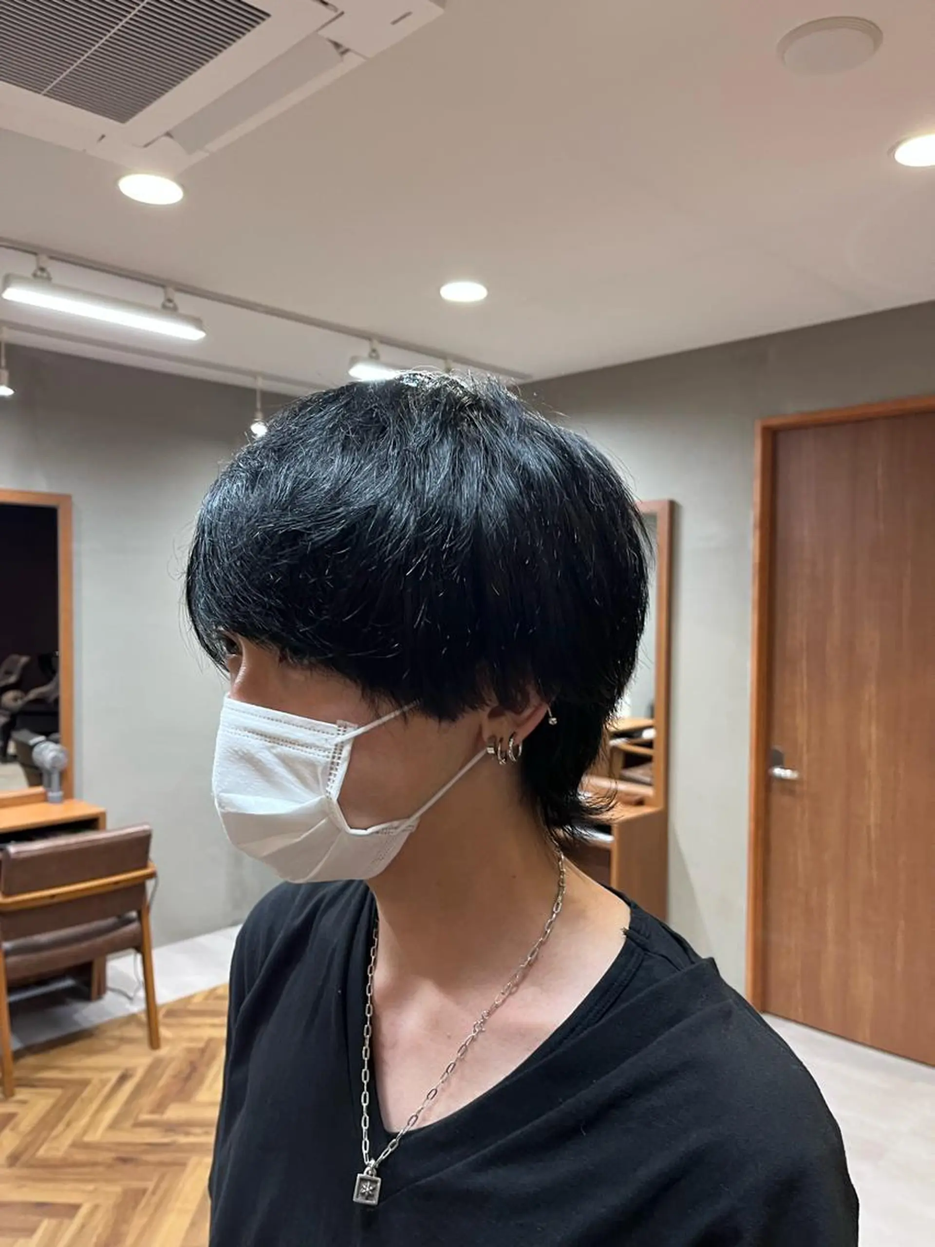 ショート カラー メンズ メンズウルフカット 黒髪 ウルフカット ヘアカラー トリートメント 吉祥寺【髪質改善カラ ー/ブリーチ】藤井のヘアスタイル