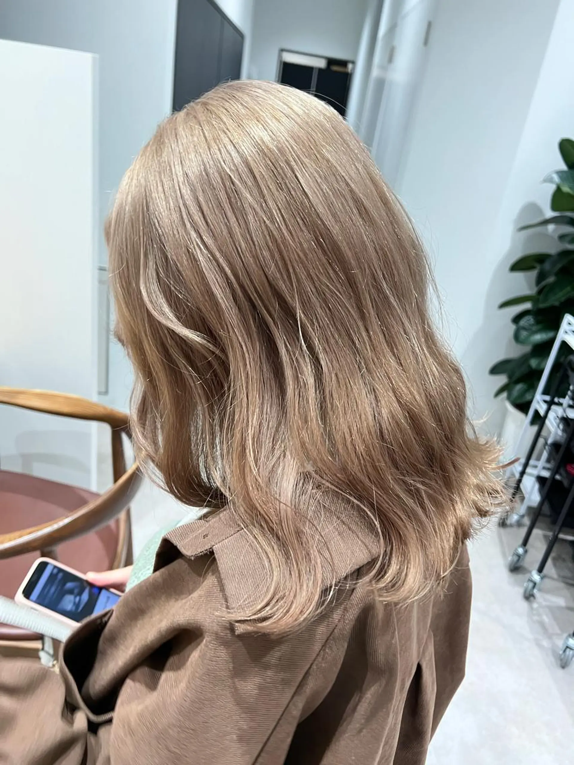 ミディアム カラー カット ヘアカラー トリートメント ally hairsalon所属・Emi .のヘアスタイル