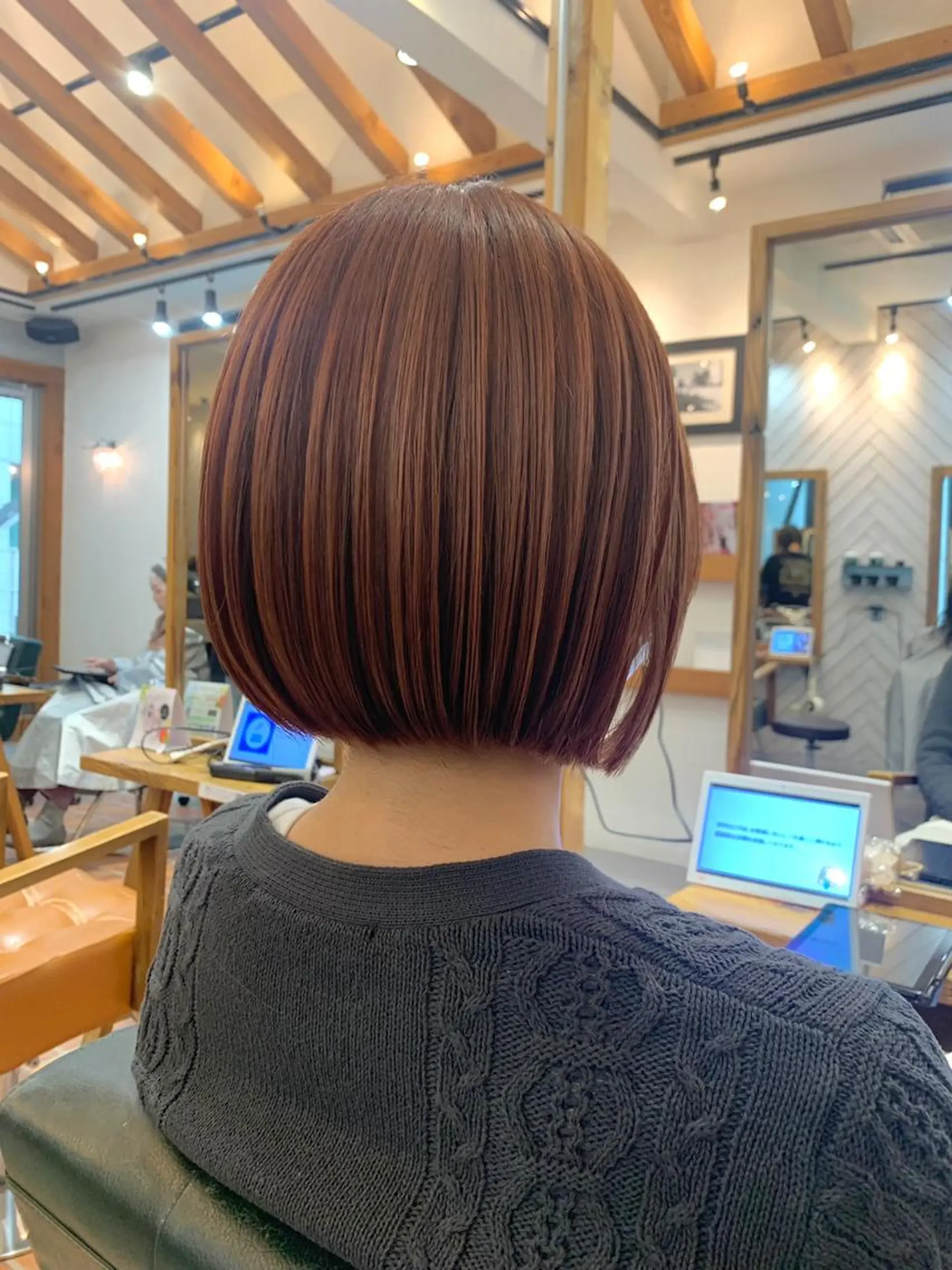 ショート カラー ベージュカラー オレンジ オレンジベージュ ボブ 海外ヘアー 山村拓士のヘアスタイル