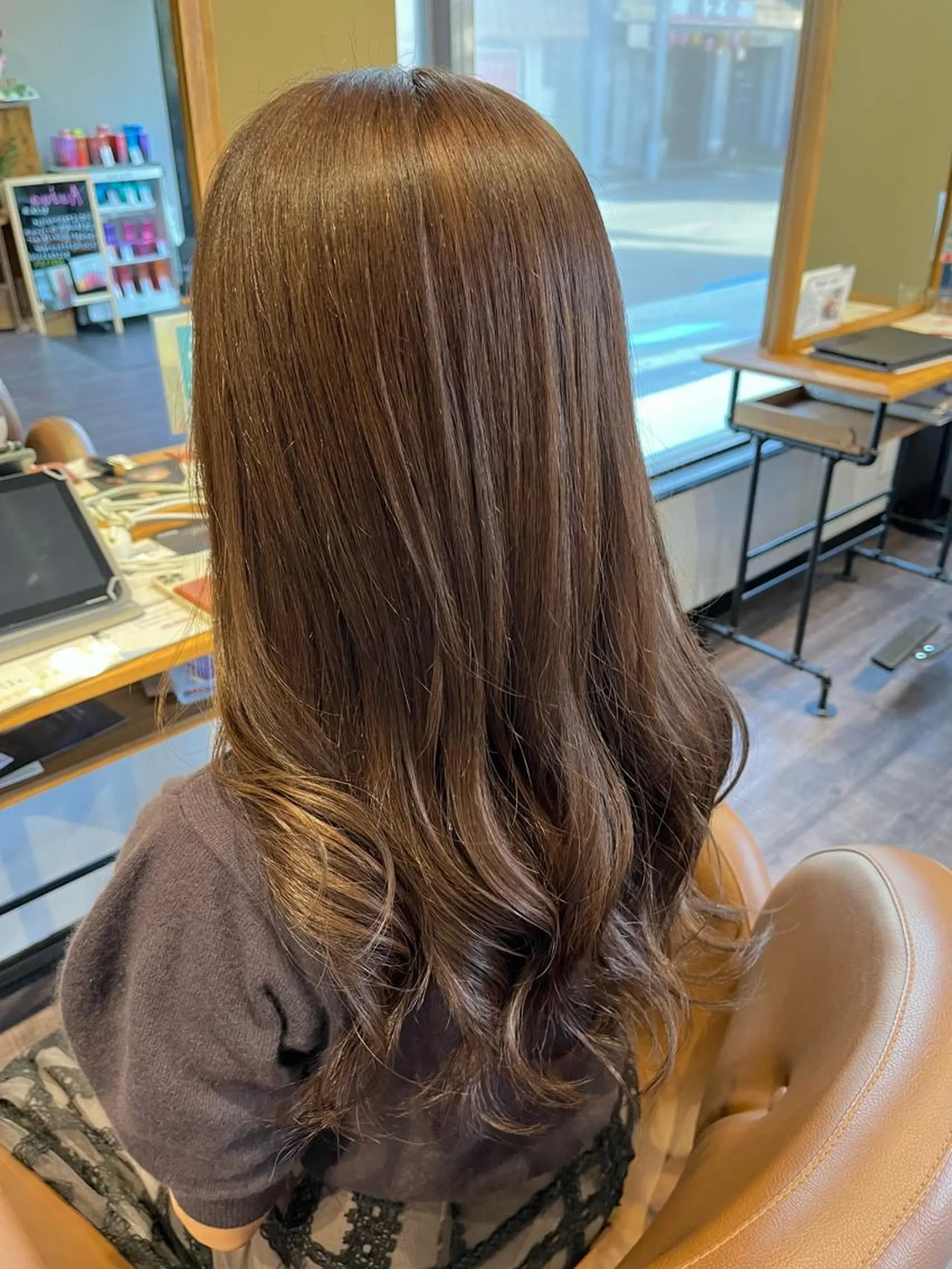 カラー ブリーチ ブリーチなしカラー Mavie 東奈々子のヘアスタイル