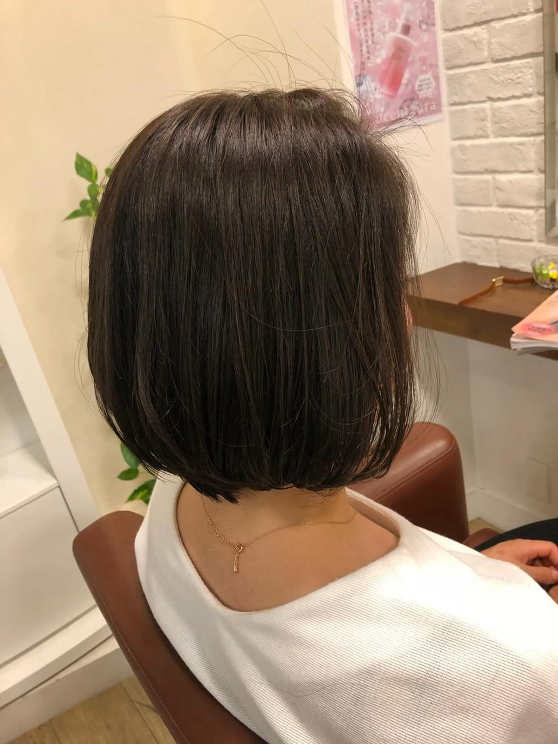 ショート カラー アッシュ ショートヘア uni（ウニ）所属・西村 有紗のヘアスタイル