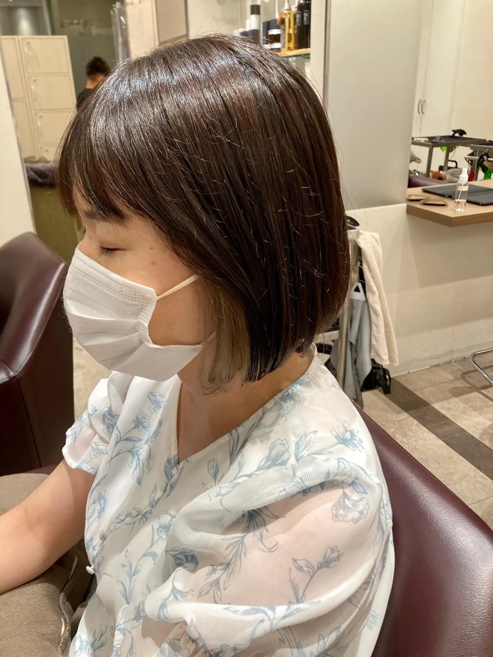 ショート カラー イヤリングカラー ボブ 松岡 知のヘアスタイル
