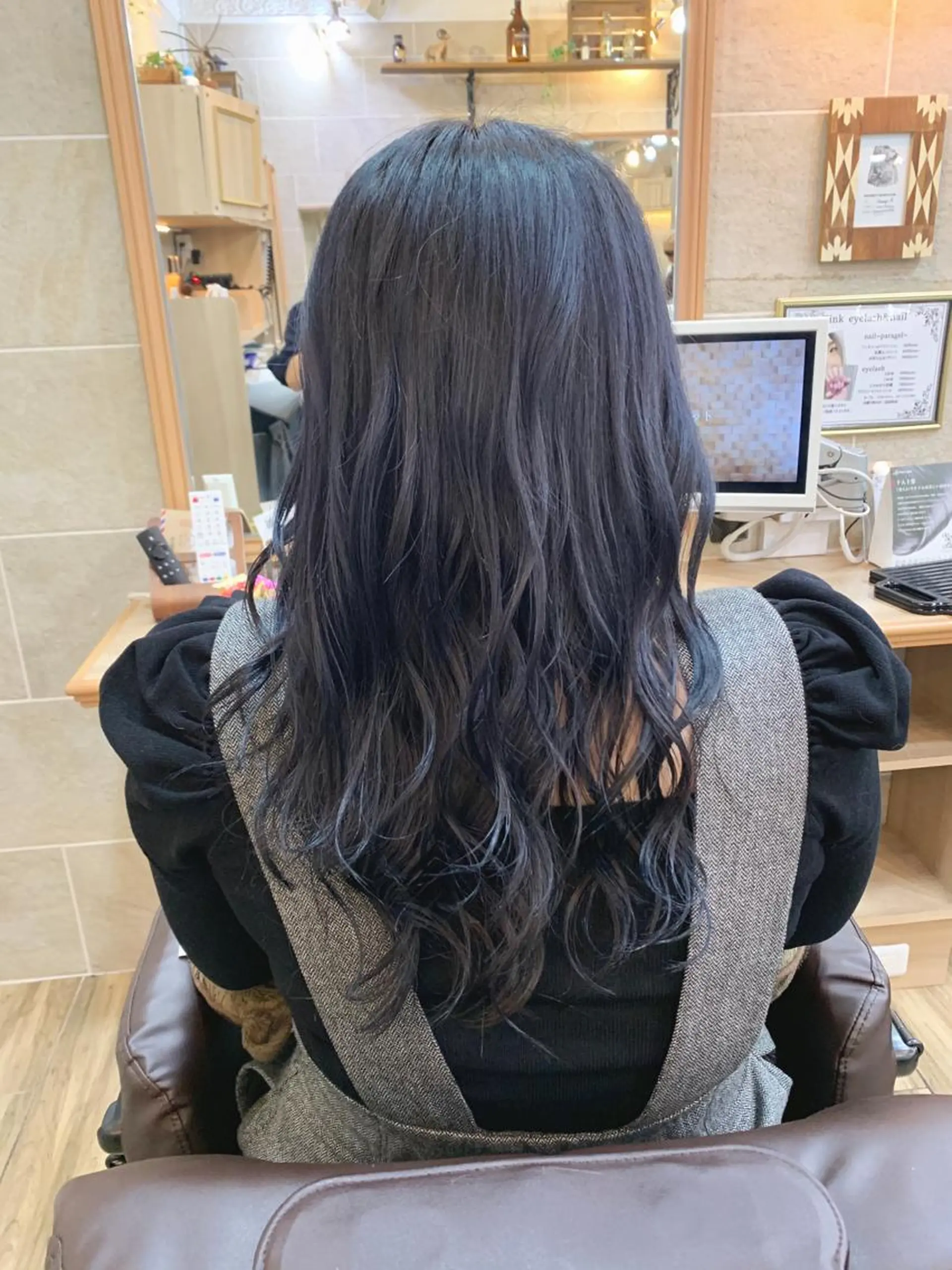 セミロング カラー ブリーチ ブリーチなしカラー ヘアカラー トリートメント 平尾 拓也のヘアスタイル