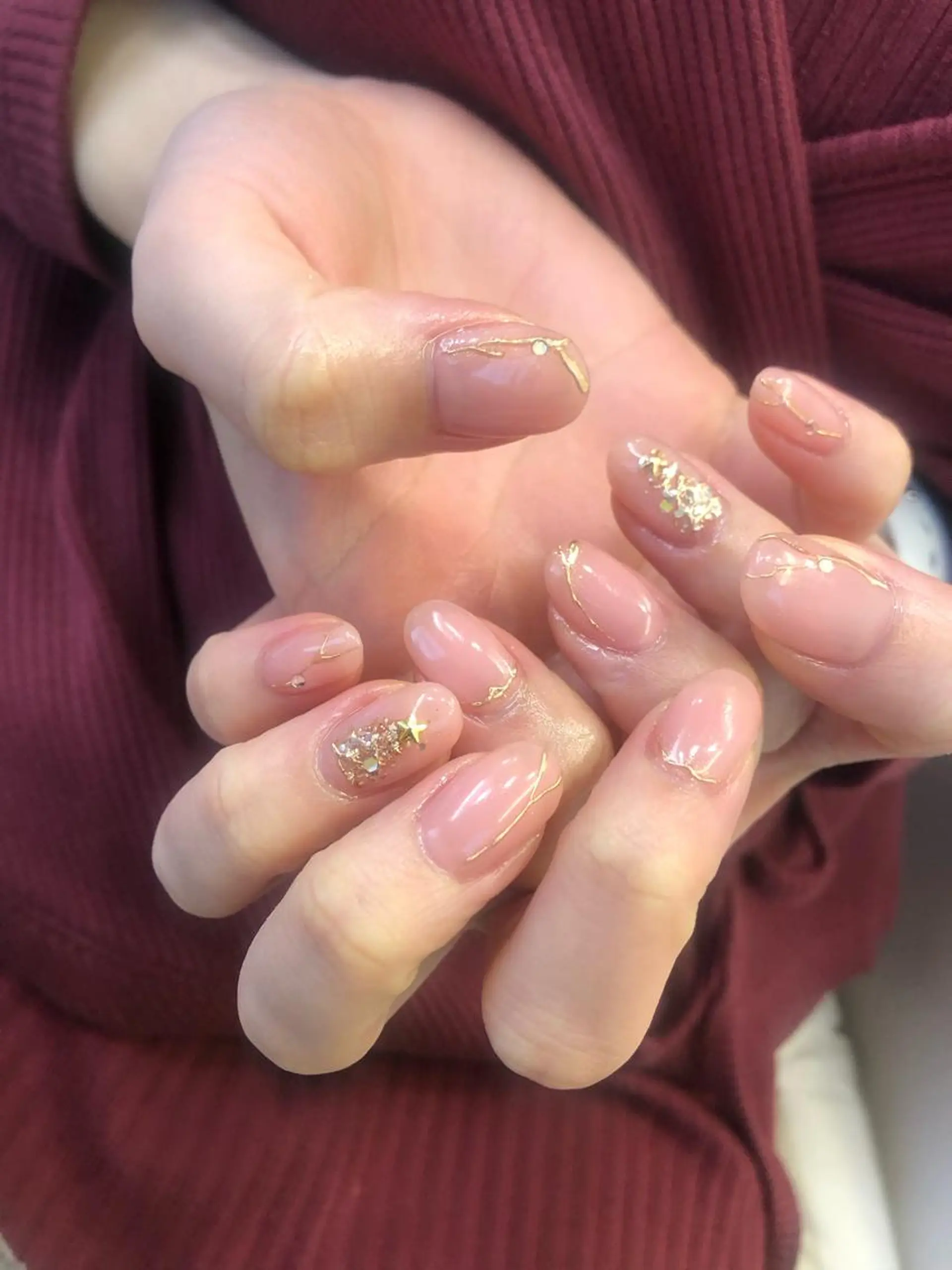 ネイル ゴールド ミラーネイル ピンク 冬ネイル クリスマス ハンドネイル MELLMODE所属・Nakano Kanaのネイルデザイン
