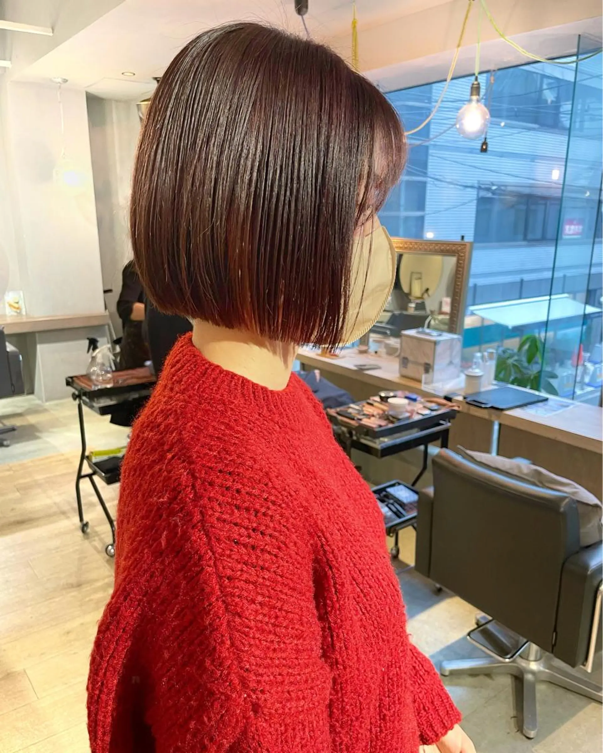 ショート カラー ぱつっとボブ 古家 佑真のヘアスタイル