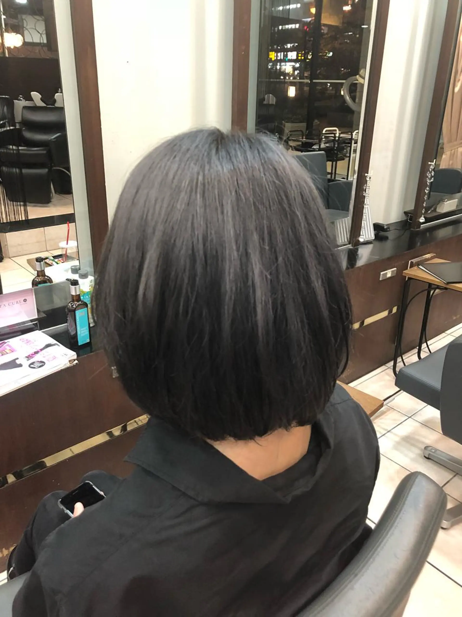 ショート カラー アッシュ シルバー シルバーアッシュ カット ヘアカラー SHAFT Ieiriのヘアスタイル