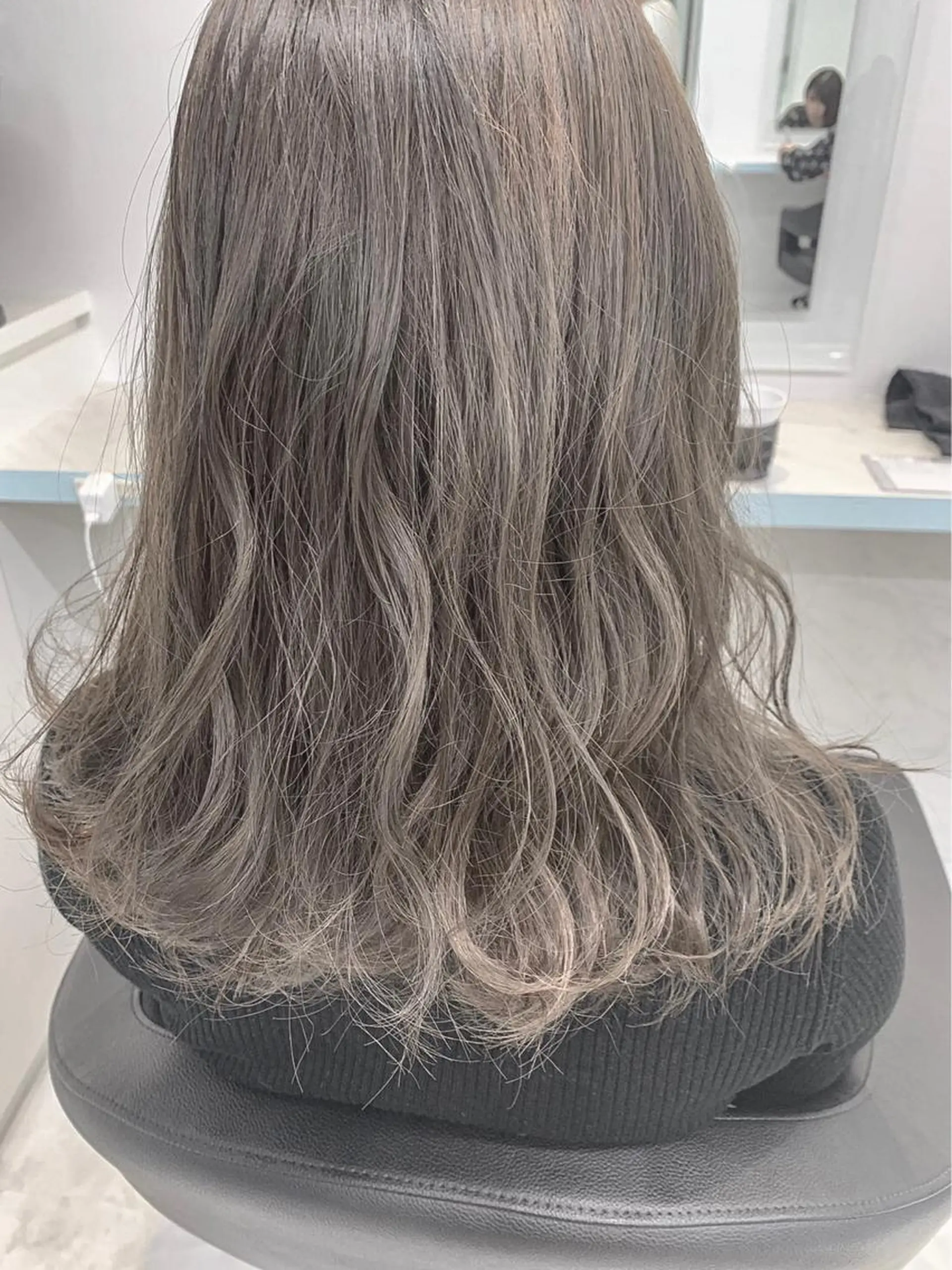 ミディアム カラー グレージュ ヘアカラー ハイトーン特化🌟 仲川和人のヘアスタイル