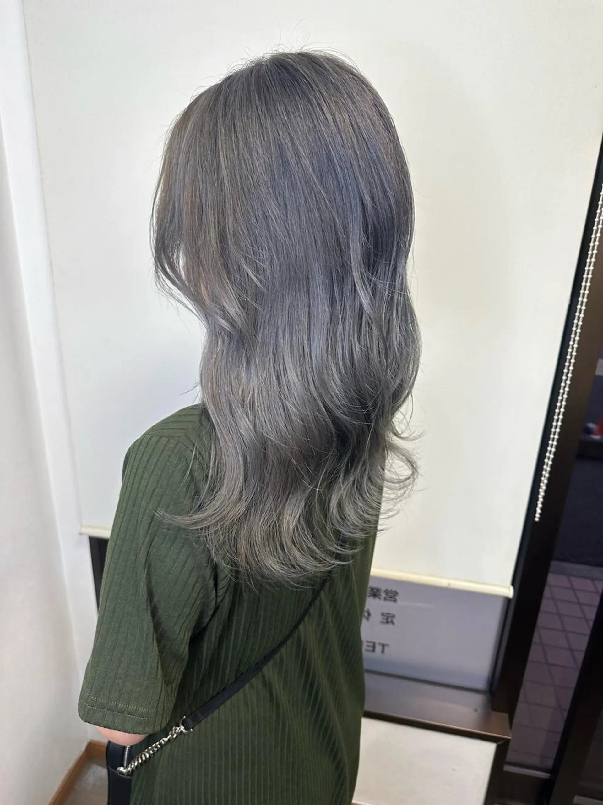 ミディアム カラー カット ヘアカラー トリートメント peg.hair所属・ブリーチカラー🫧 森　凪沙のヘアスタイル