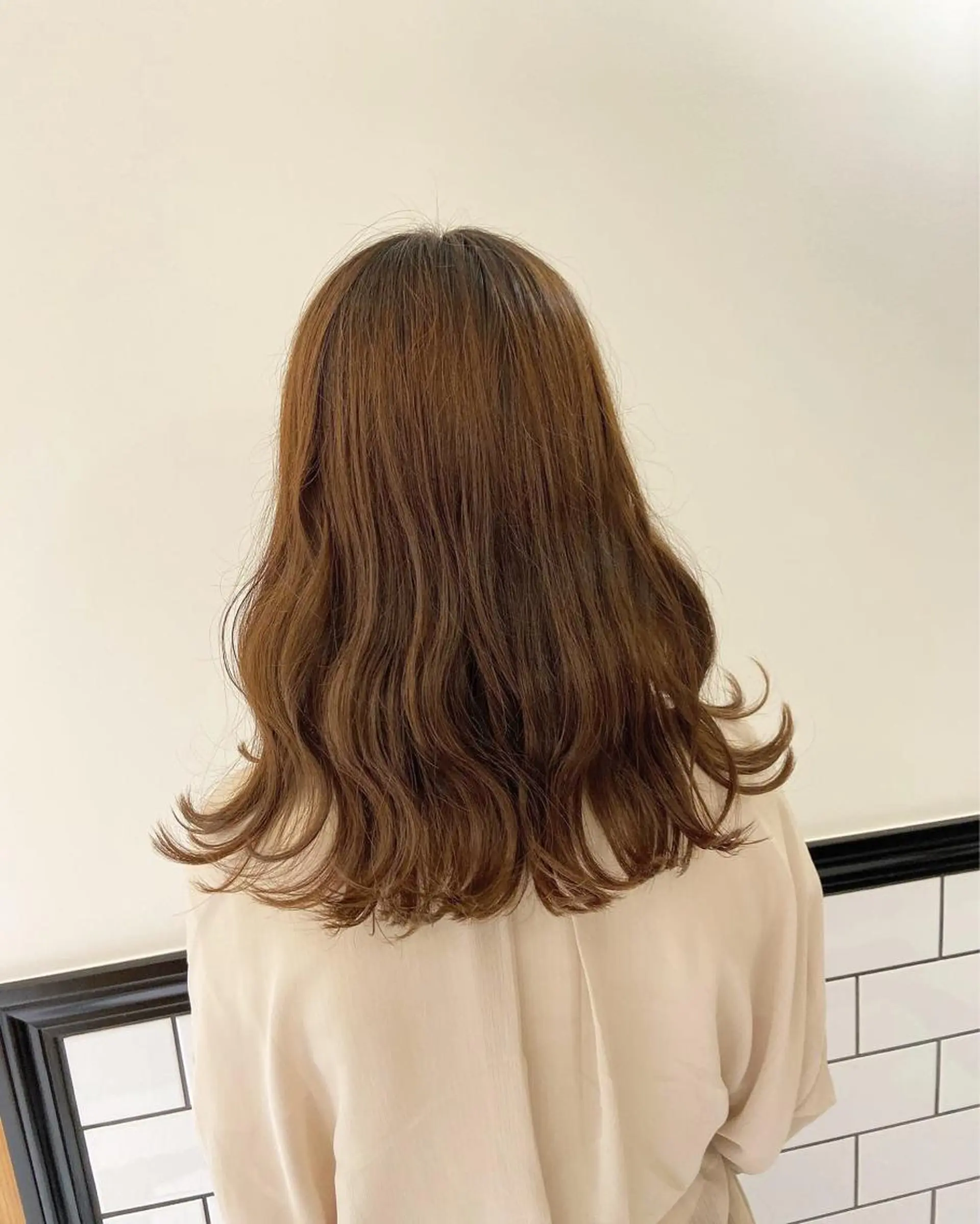 ミディアム カット ヘアカラー トリートメント BEHIVE パルコ2店所属・今 眞人のヘアスタイル