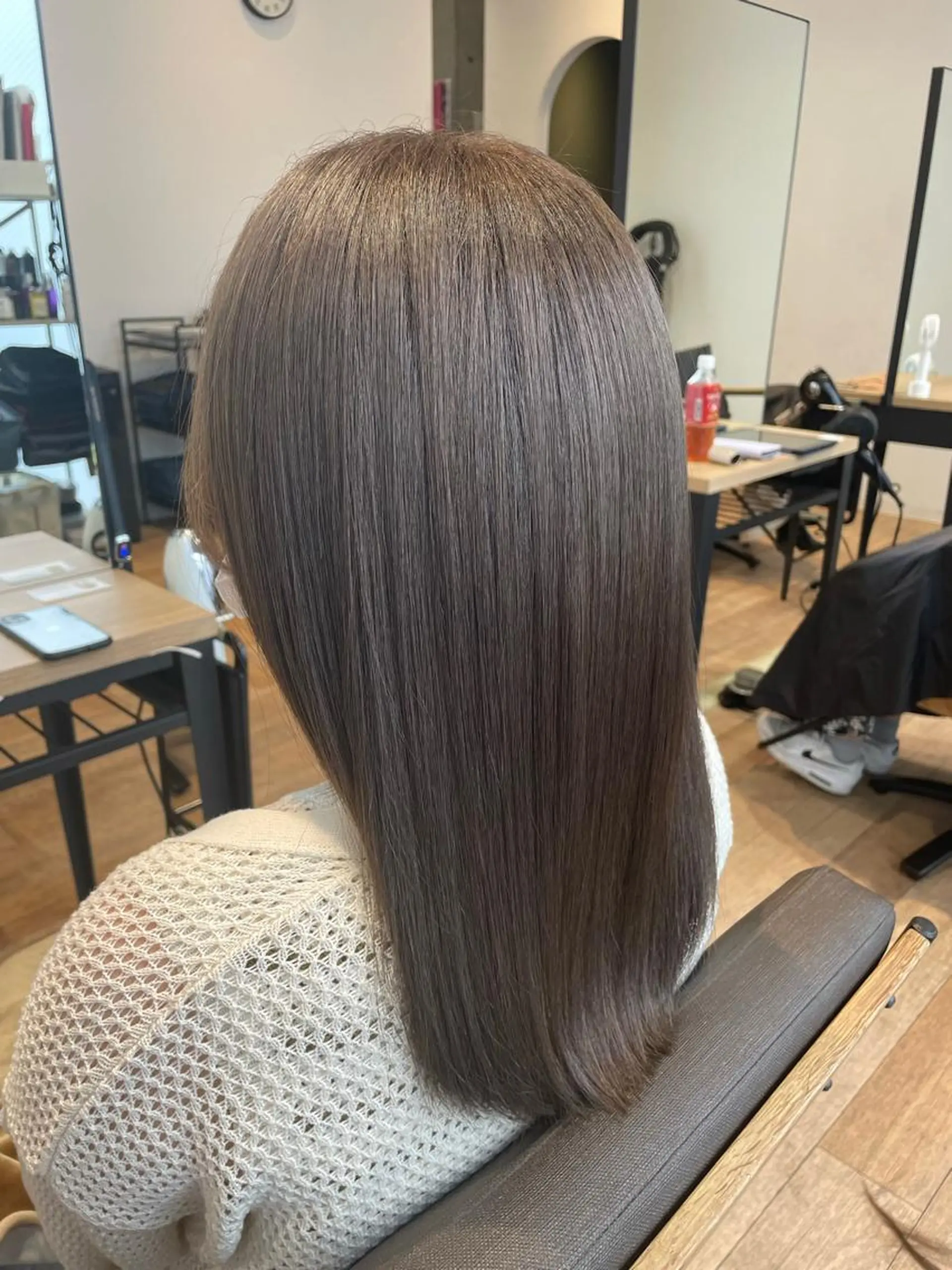 セミロング カラー 透明感カラー オリーブカラー Hair Design lima所属・耳つぼ/クロスパーマ /イシグロのヘアスタイル