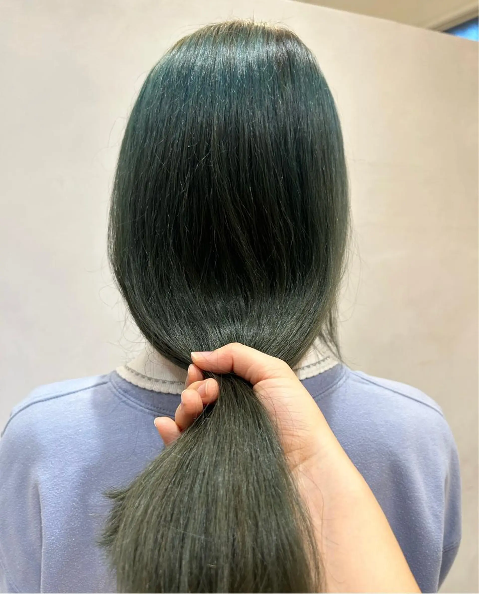 ロング ヘアカラー ゆうき あすかのヘアスタイル