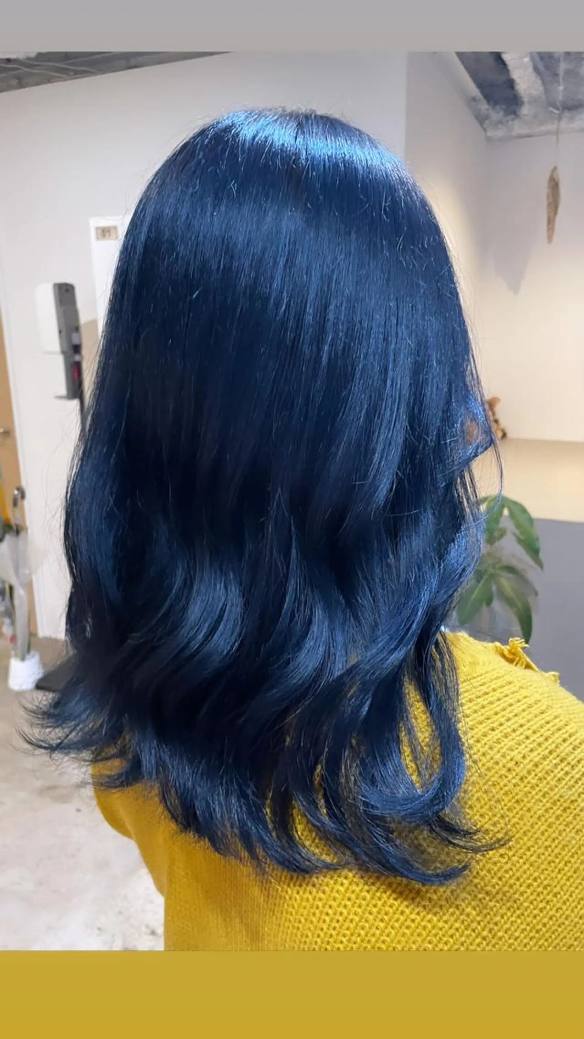 ロング カラー ヘアアレンジ ブルーカラー ネイビーカラー REONA🪽✨ 日常に馴染む髪🫧のヘアスタイル