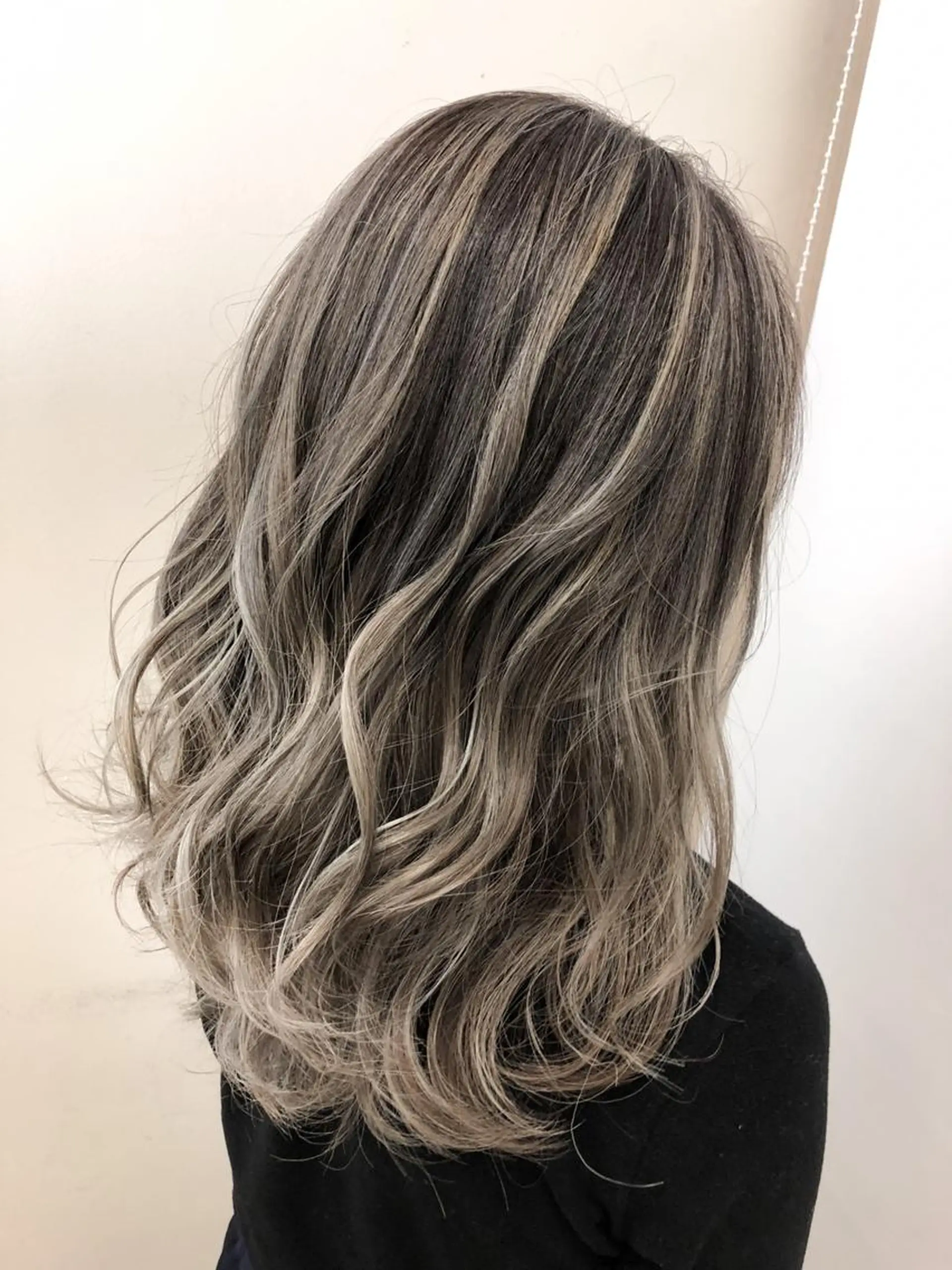 セミロング カラー ハイライトカラー ハイライト WONK. ウォンク 心斎橋のヘアスタイル