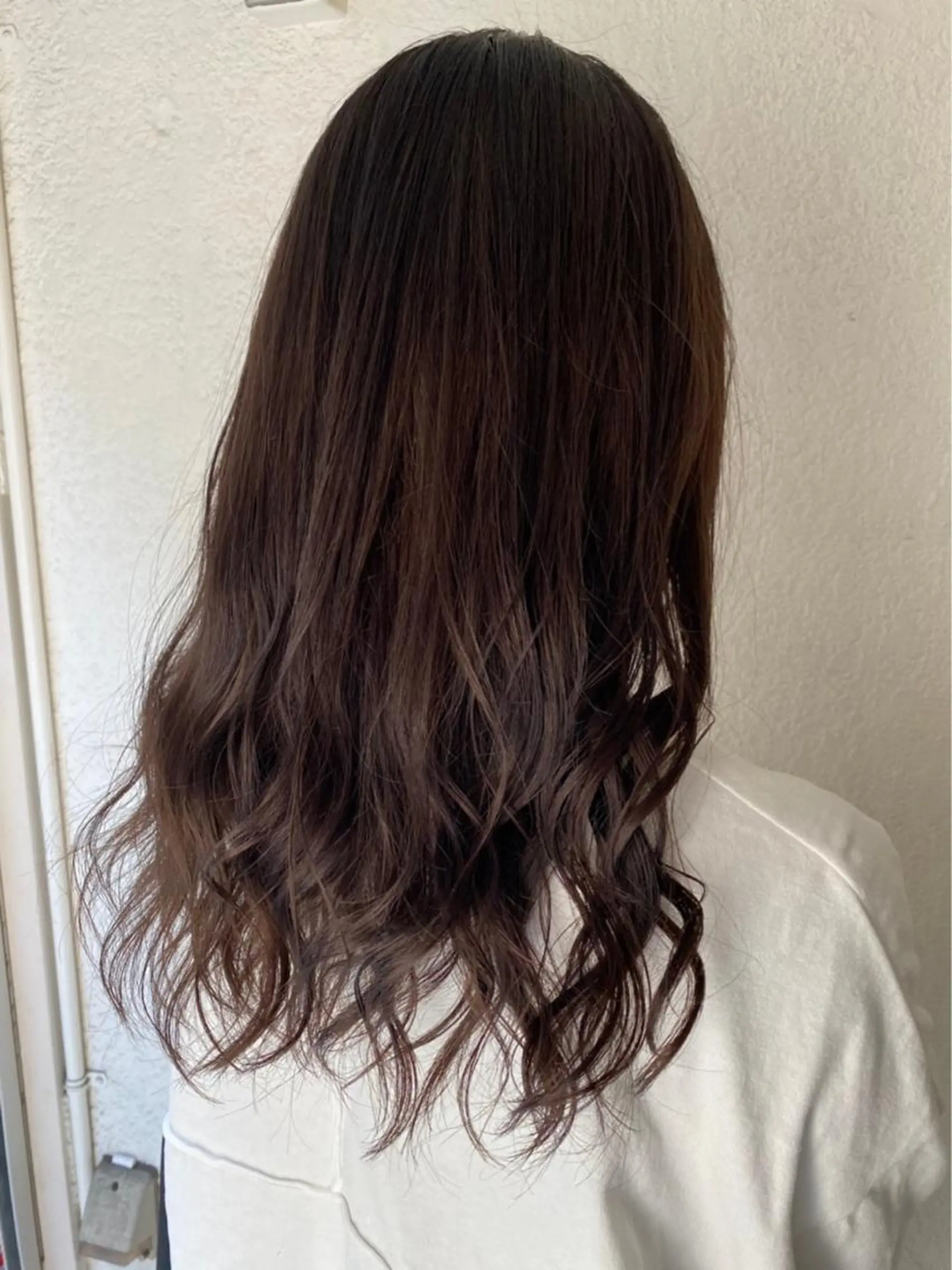 ロング カラー ブラウンカラー チョコレートブラウン 小川 美奈のヘアスタイル