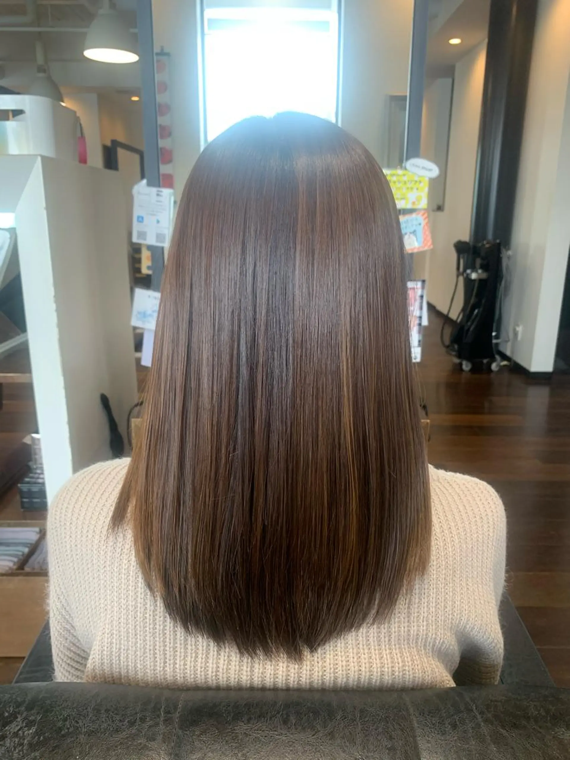 ミディアム 縮毛矯正 être所属・丸山 寛のヘアスタイル