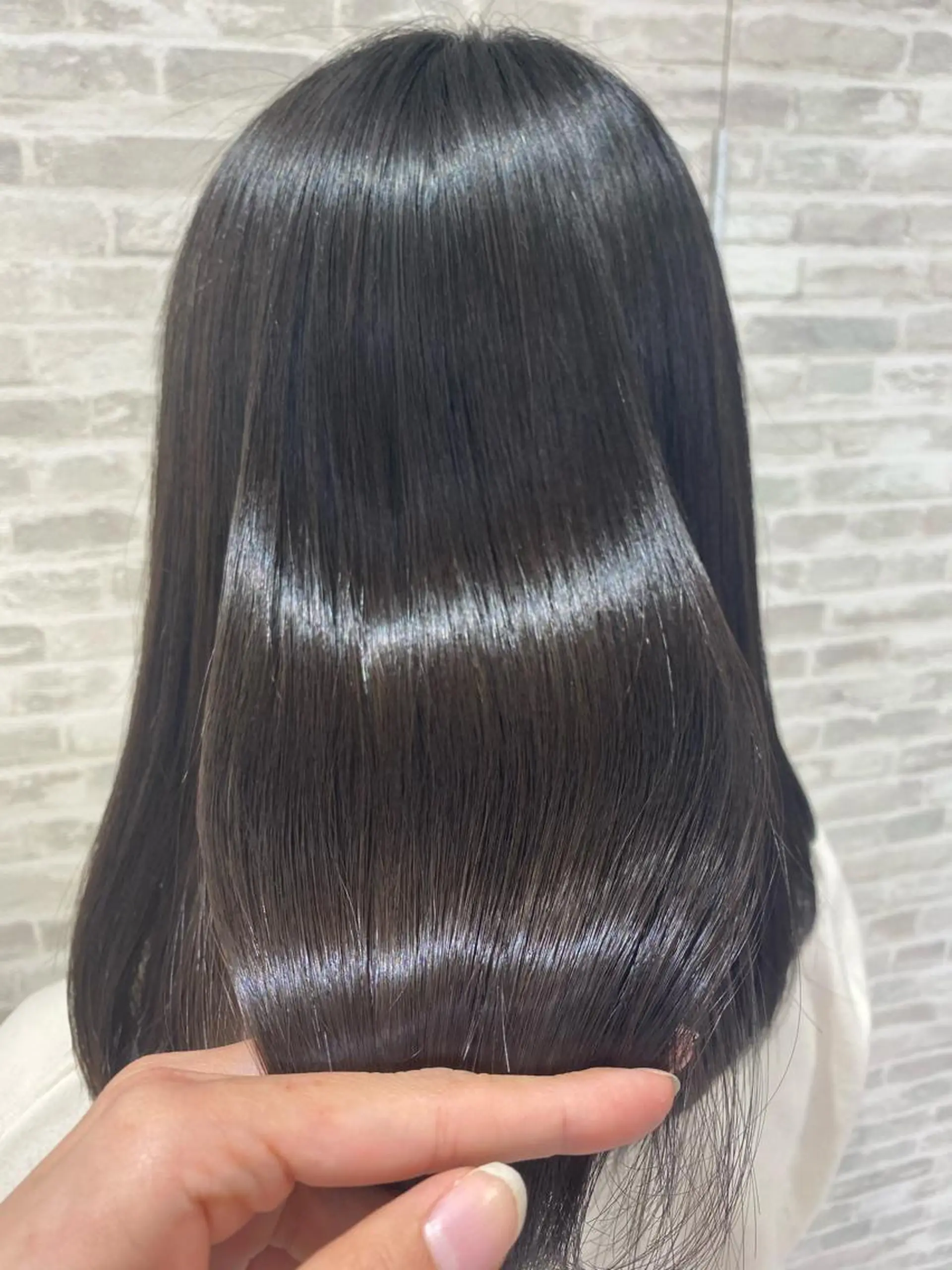 ロング カット 縮毛矯正 トリートメント 小金丸 里沙のヘアスタイル
