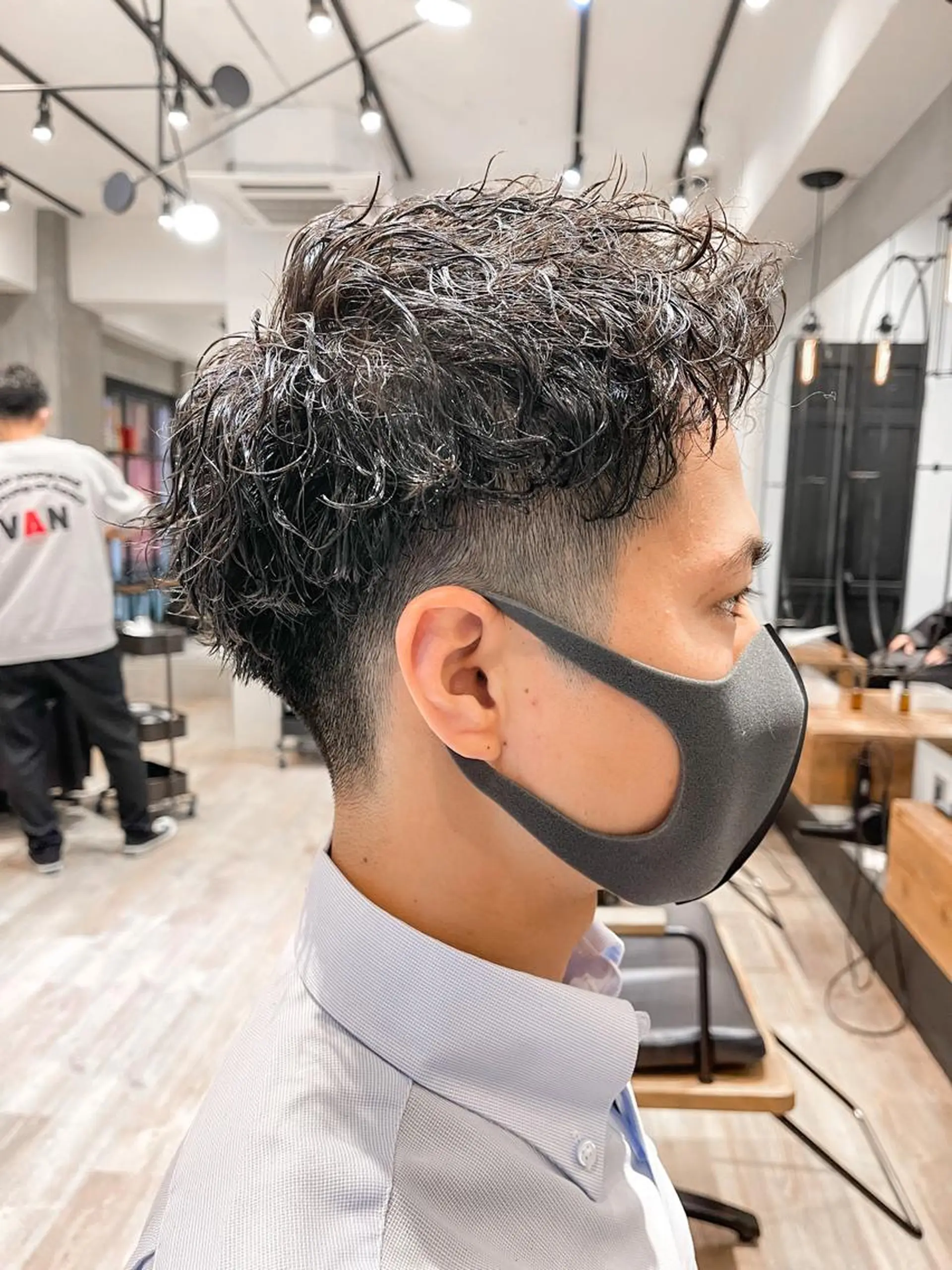 ショート パーマ メンズ メンズパーマ ツイストスパイラルパーマ スパイラルパーマ カット パーマ トリートメント ヘアセット lana hair 新宿 髪質改善トリートメント 新宿三丁目所属・新宿メンズパーマ TAKE曲がる縮毛のヘアスタイル