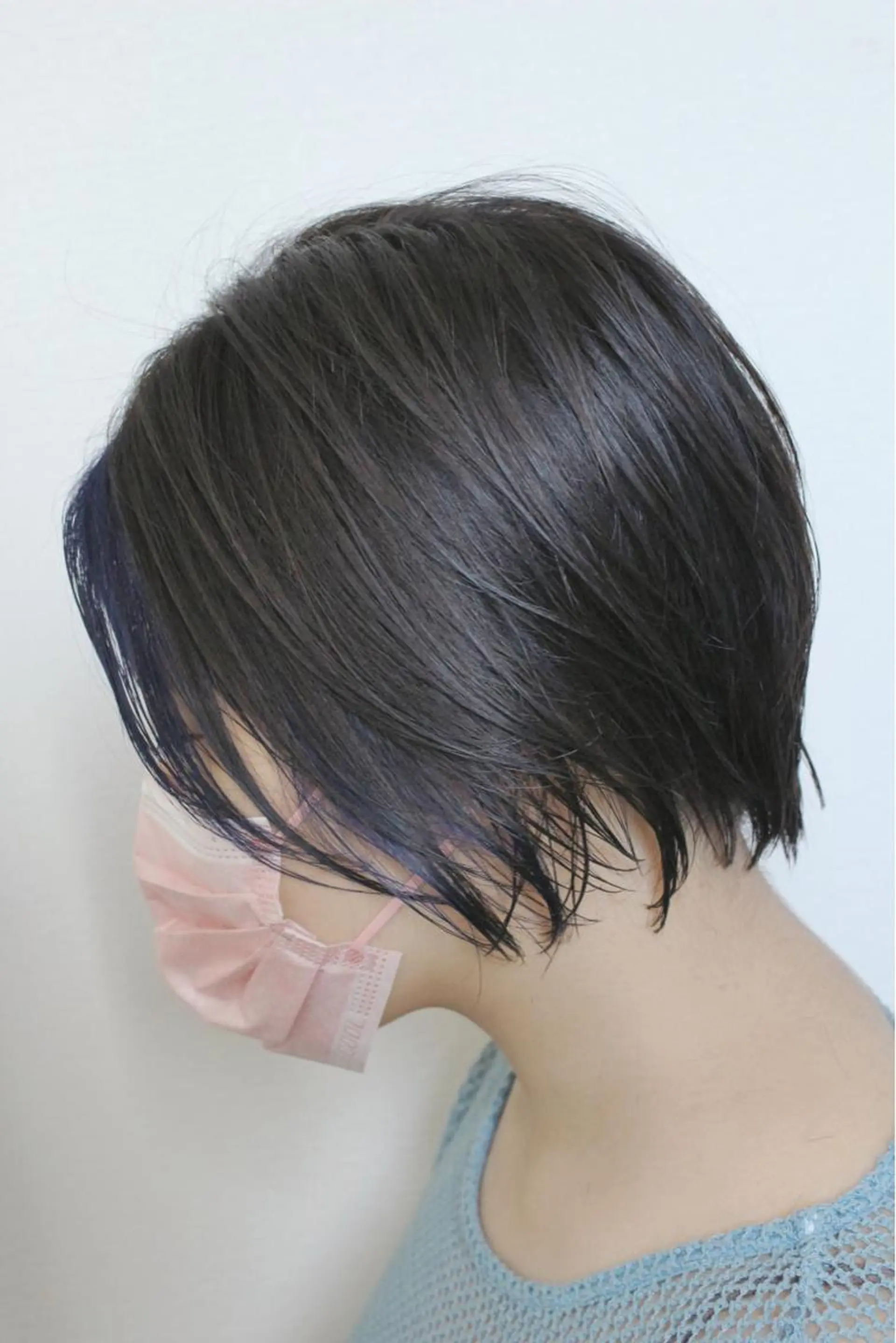 ショート カラー ショートボブ ブルーカラー ブルージュ ボブ ショートヘア ヘアカラー 土居 正季のヘアスタイル