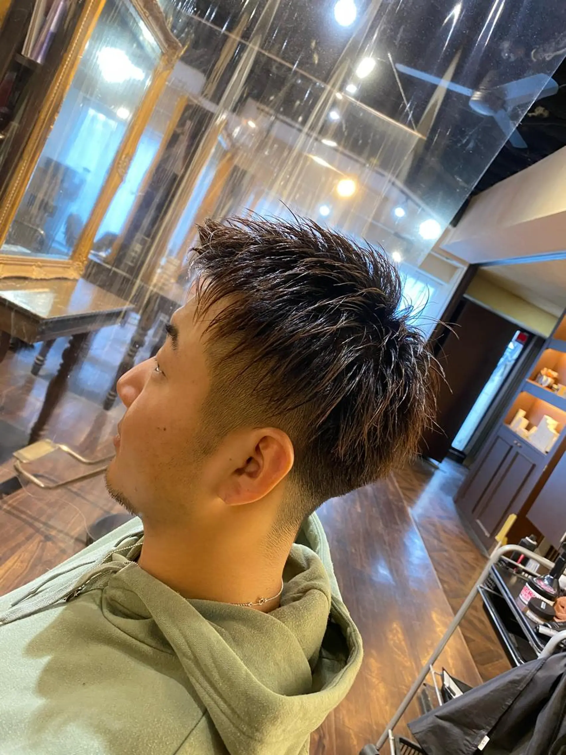 メンズ アップバング メンズベリーショート メンズサロンANDY 御堂筋なんば店所属・大阪メンズヘアのプロ 高橋 直希のヘアスタイル