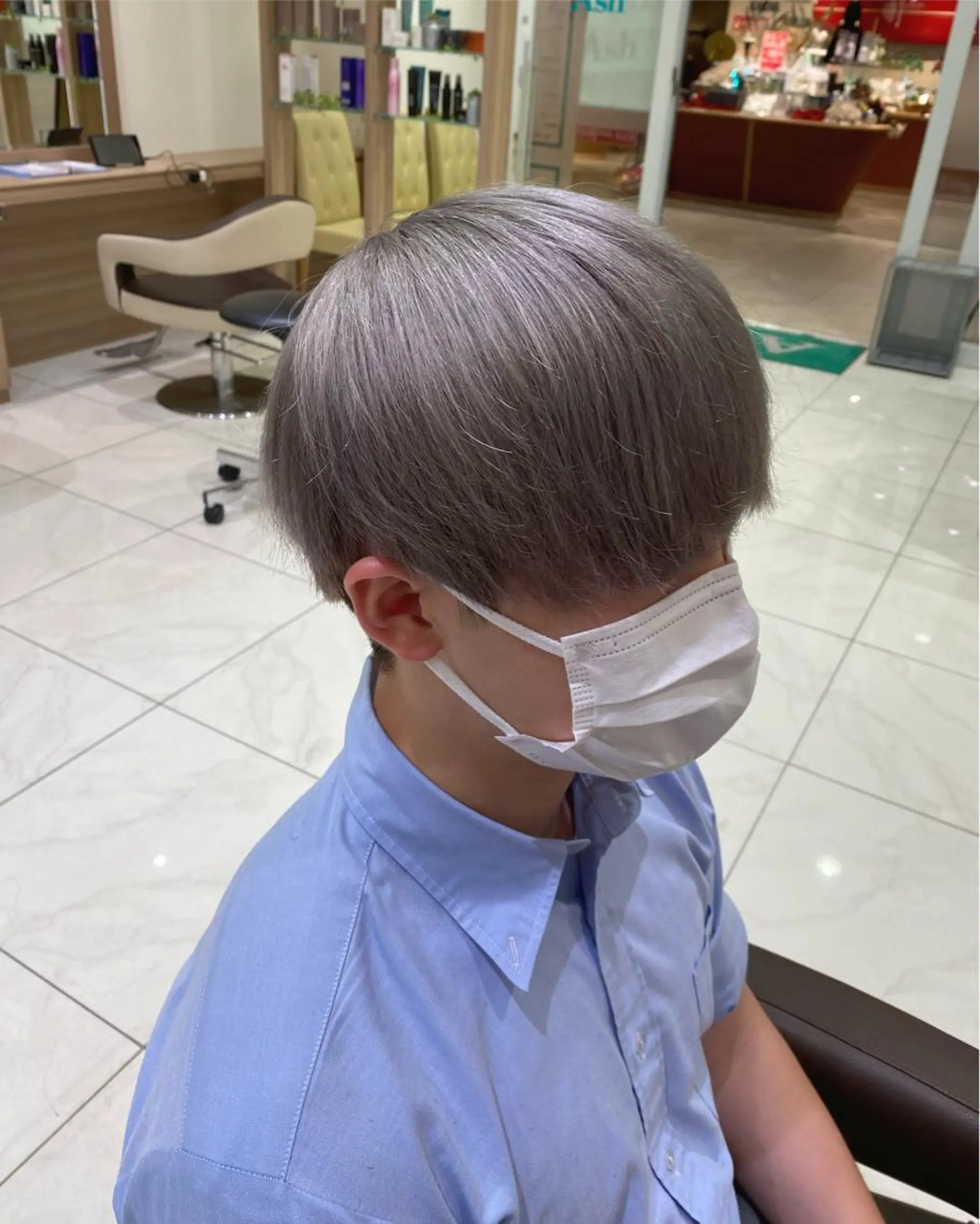 ショート カラー メンズ マッシュ ベージュカラー ホワイトベージュ カット ヘアカラー トリートメント 渡邉 理央のヘアスタイル