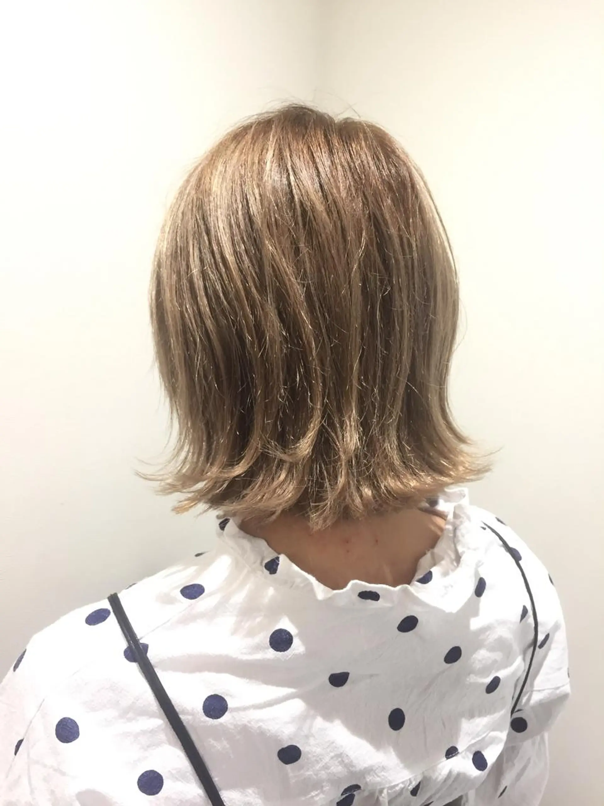 ショート カラー ブリーチ イルミナカラー 中林 由佳のヘアスタイル